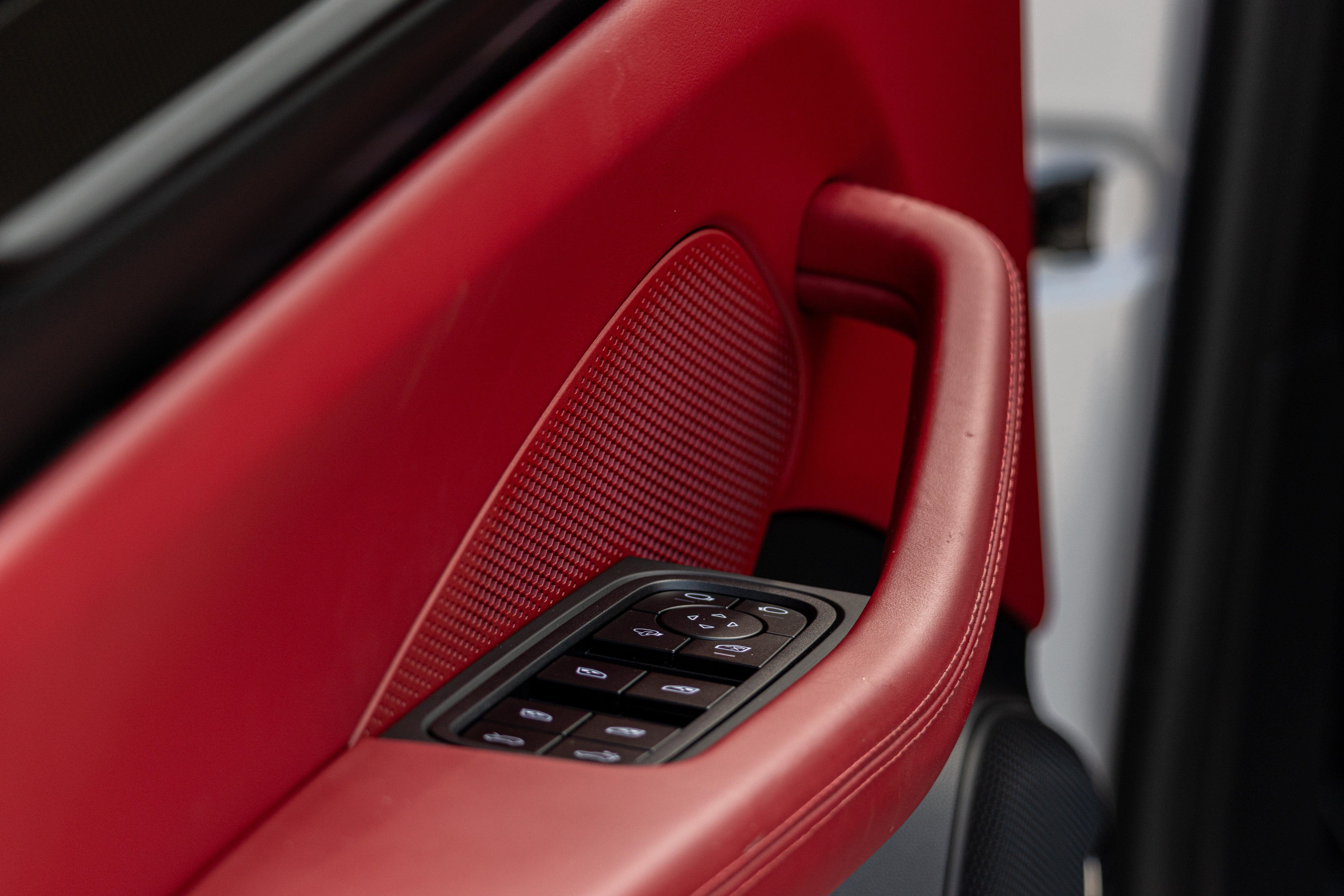 2025 Porsche Macan Electric Turbo