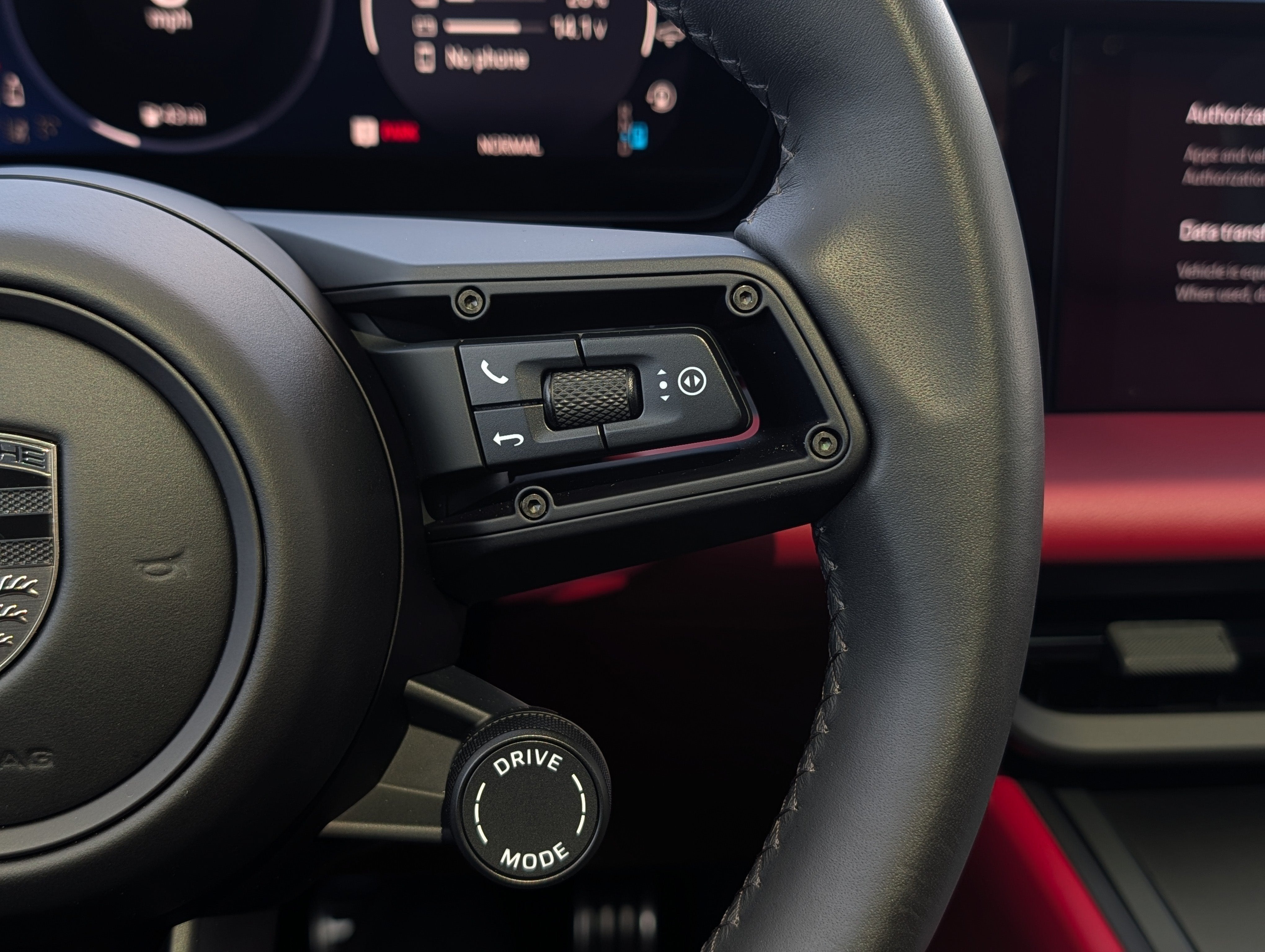 2025 Porsche Macan Electric Turbo