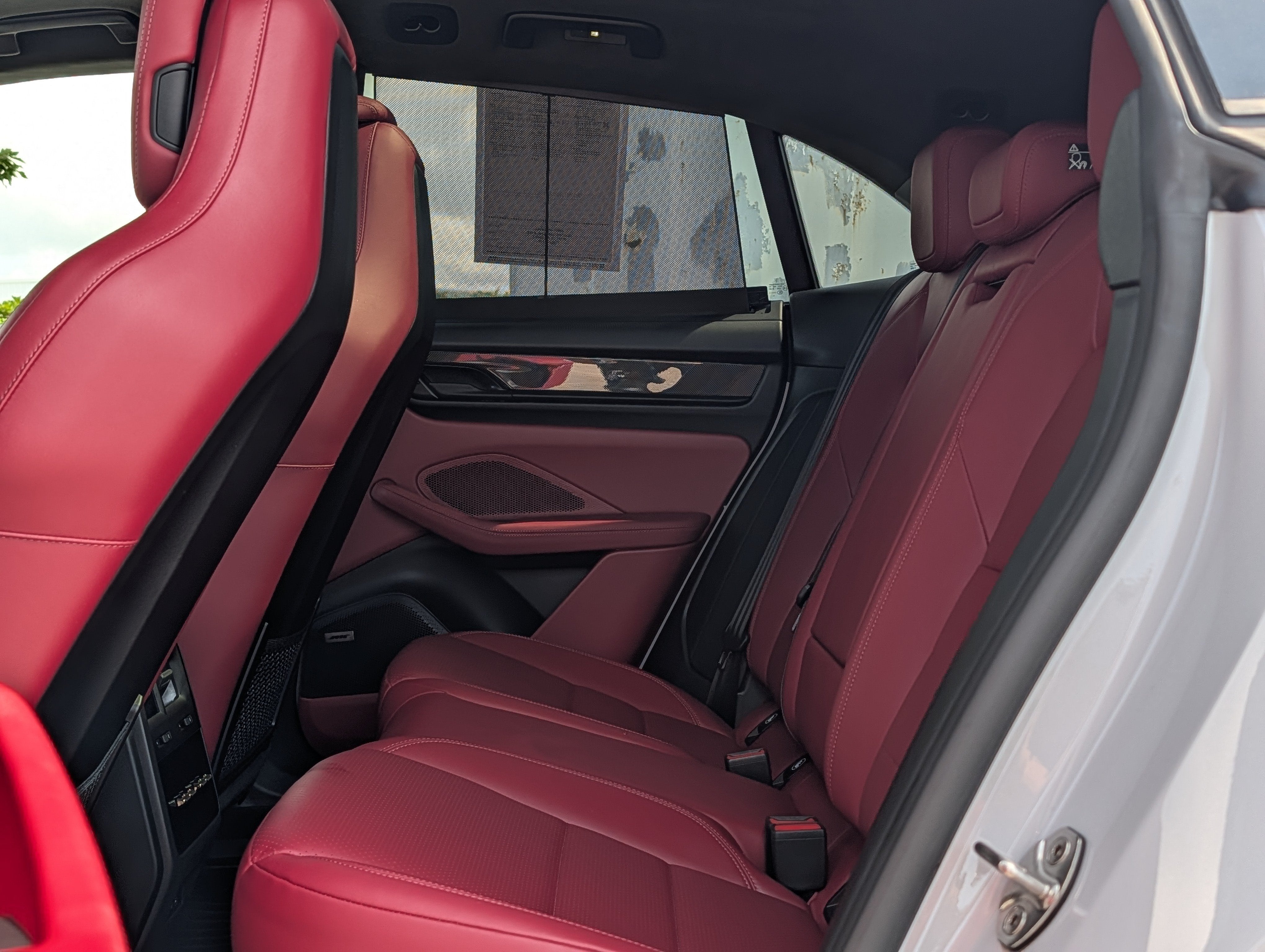 2025 Porsche Macan Electric Turbo