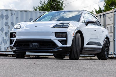 2025 Porsche Macan Electric Turbo