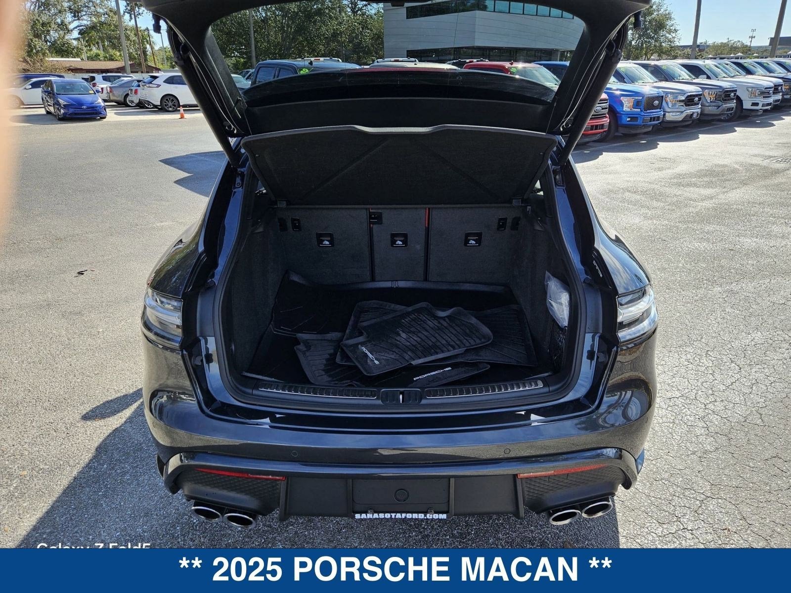 2025 Porsche Macan S
