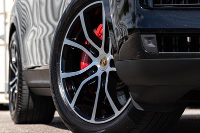2024 Porsche Cayenne S