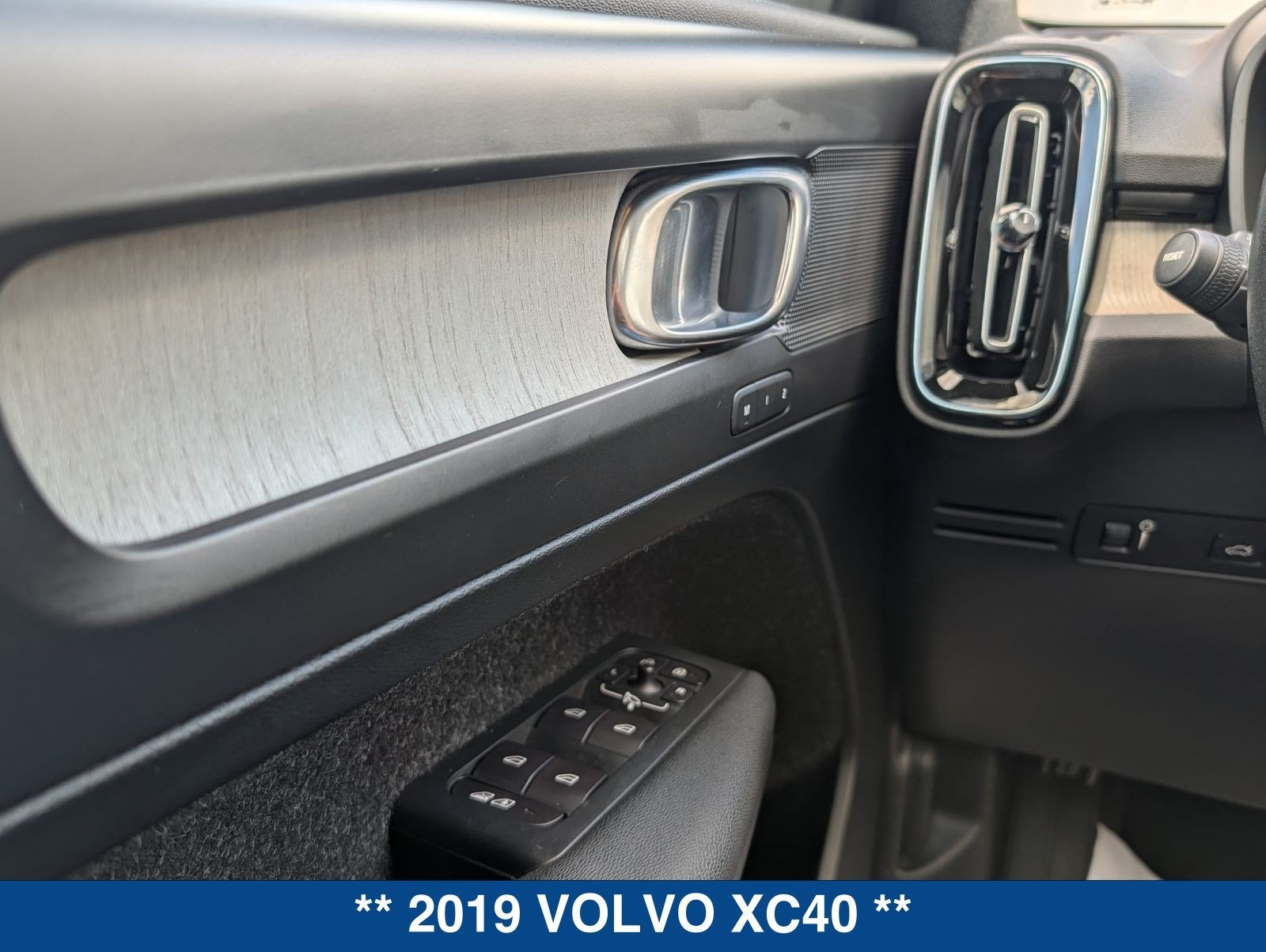 2019 Volvo XC40 T5 Inscription