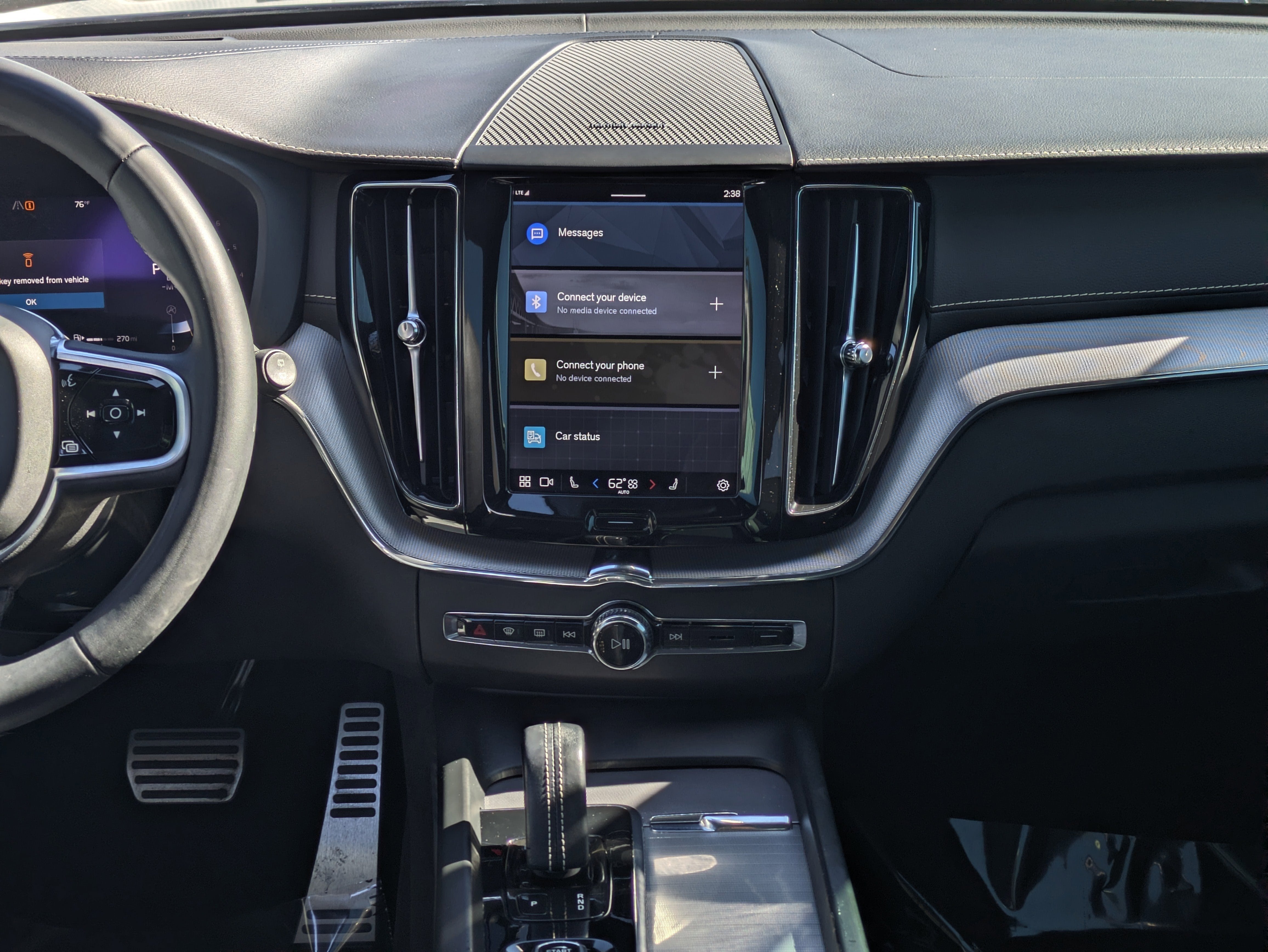 2022 Volvo XC60 B5 R-Design