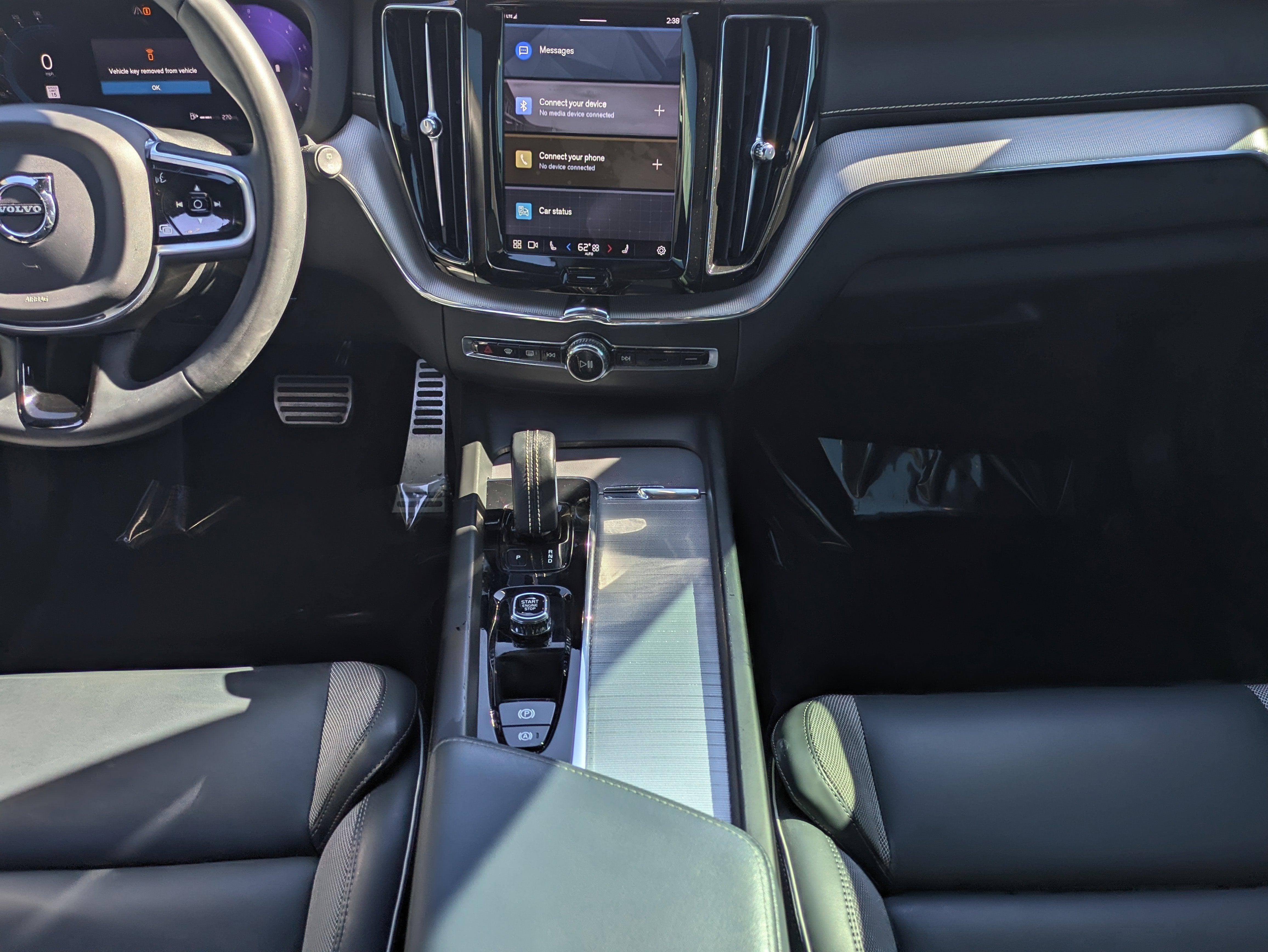 2022 Volvo XC60 B5 R-Design