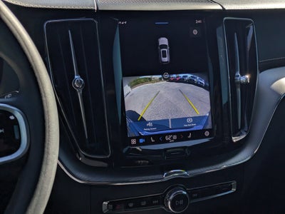 2022 Volvo XC60 B5 R-Design