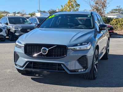 2022 Volvo XC60 B5 R-Design