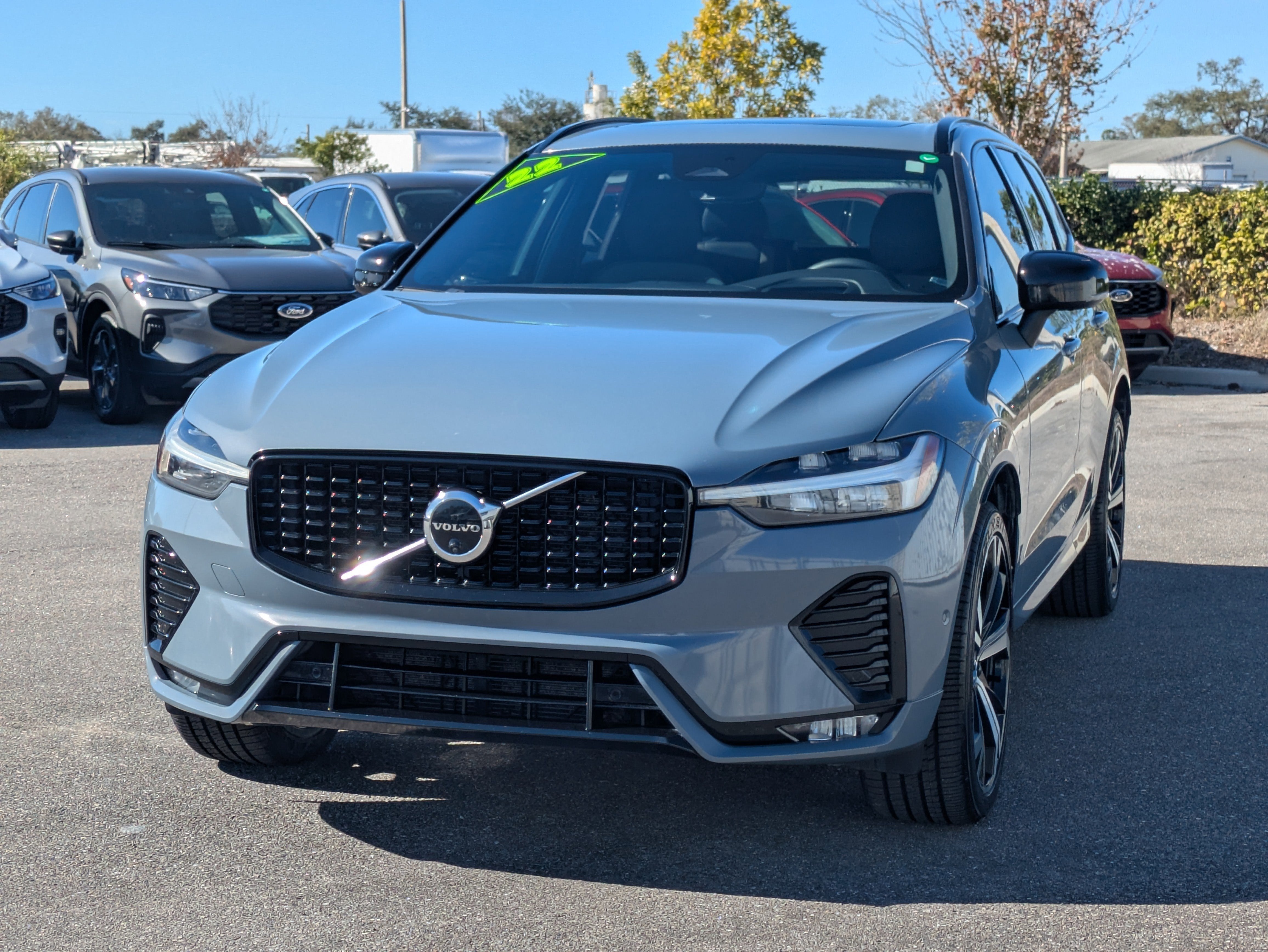 2022 Volvo XC60 B5 R-Design