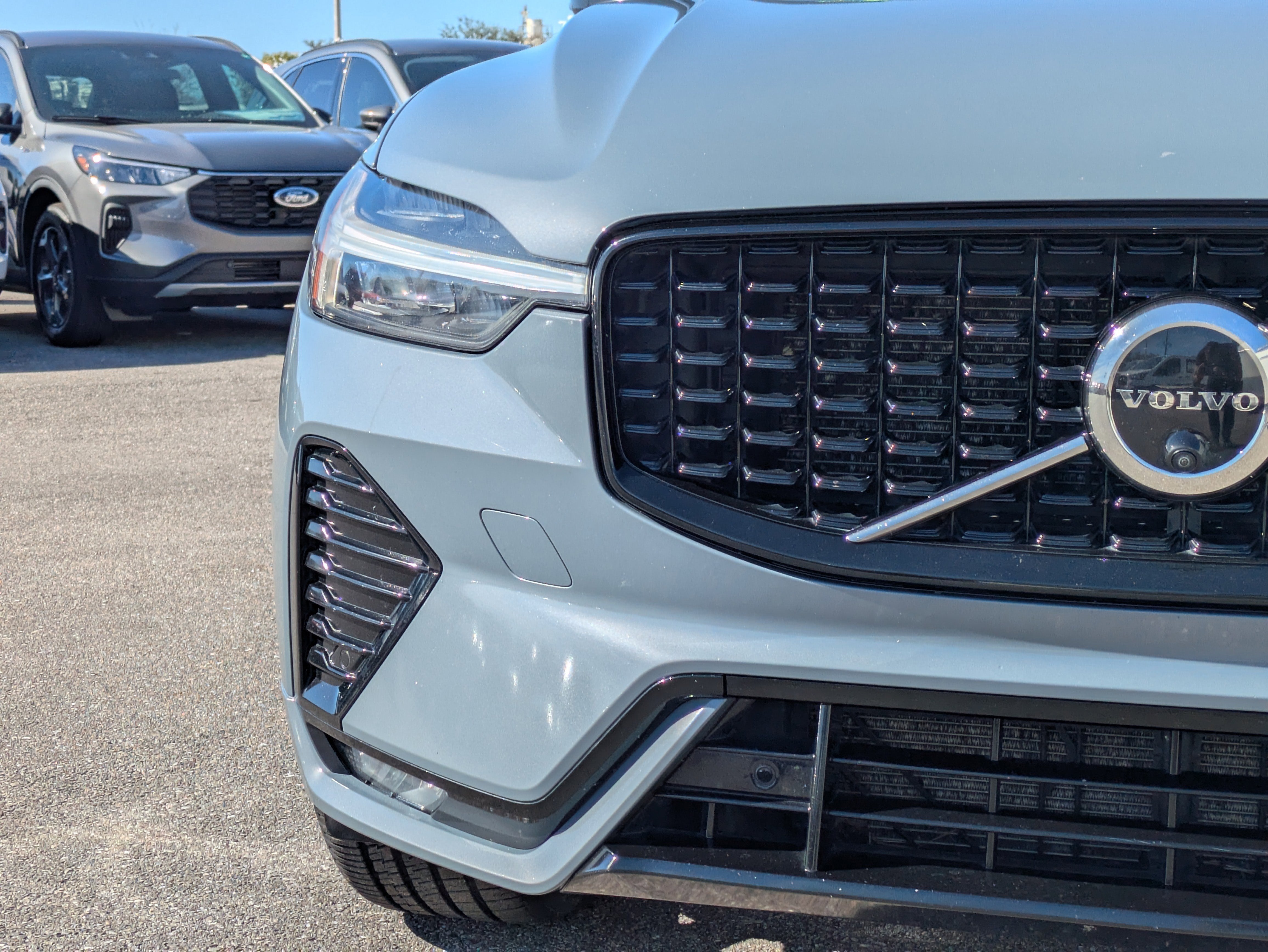 2022 Volvo XC60 B5 R-Design