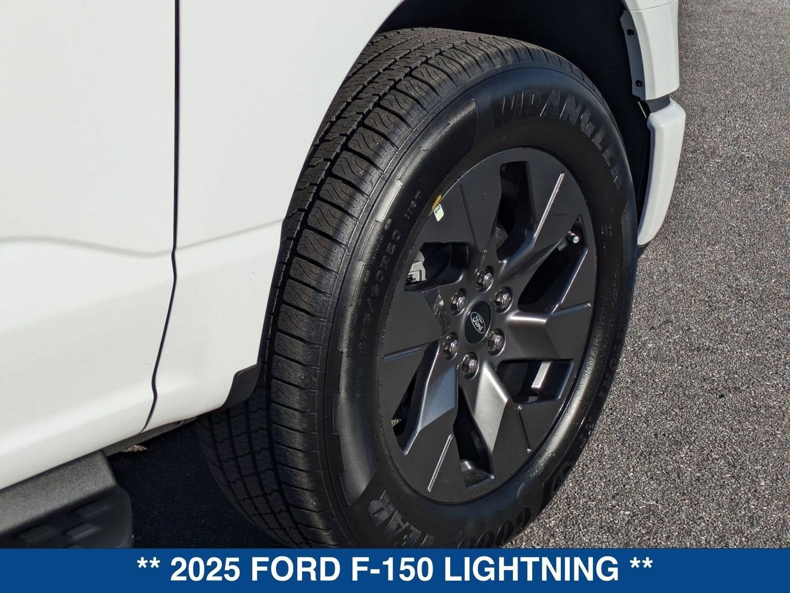 2025 Ford F-150 Lightning Lariat