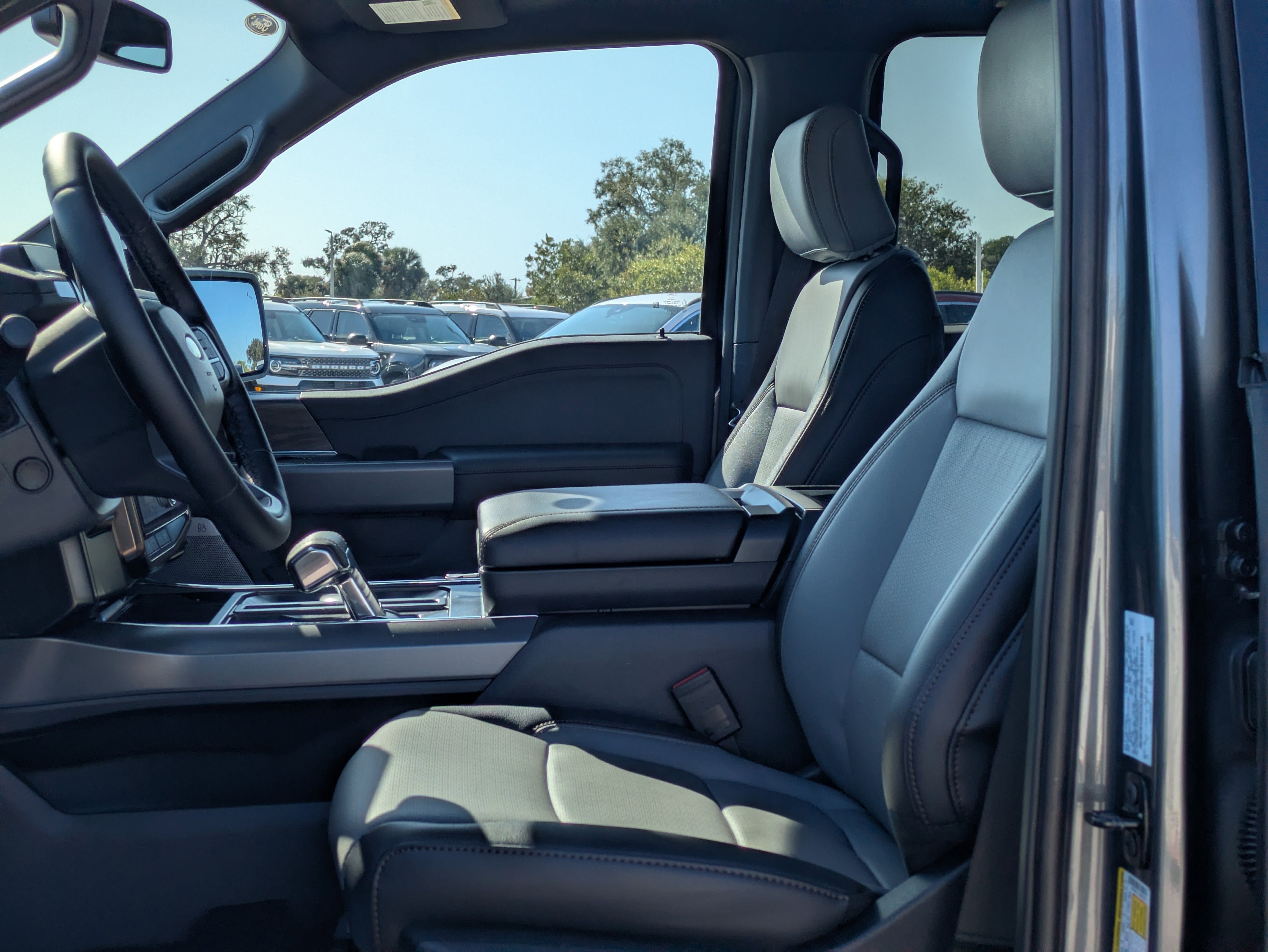 2025 Ford F-150 Lightning Lariat