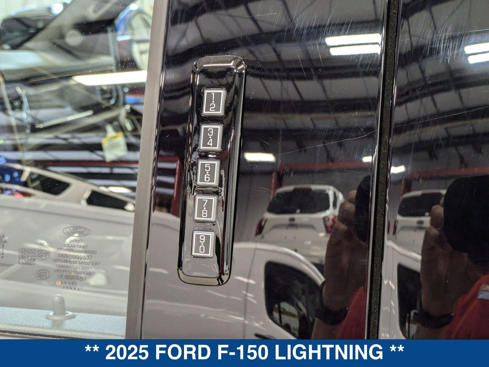 2025 Ford F-150 Lightning Lariat