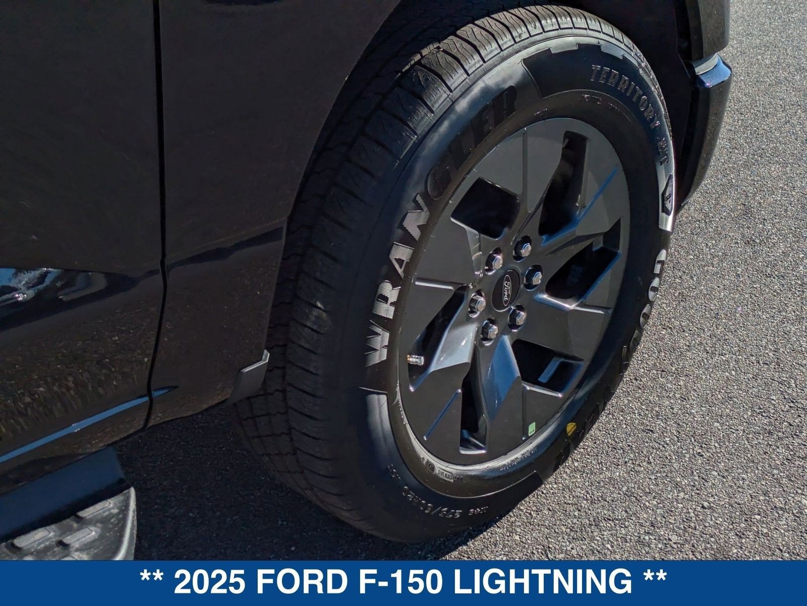 2025 Ford F-150 Lightning Lariat