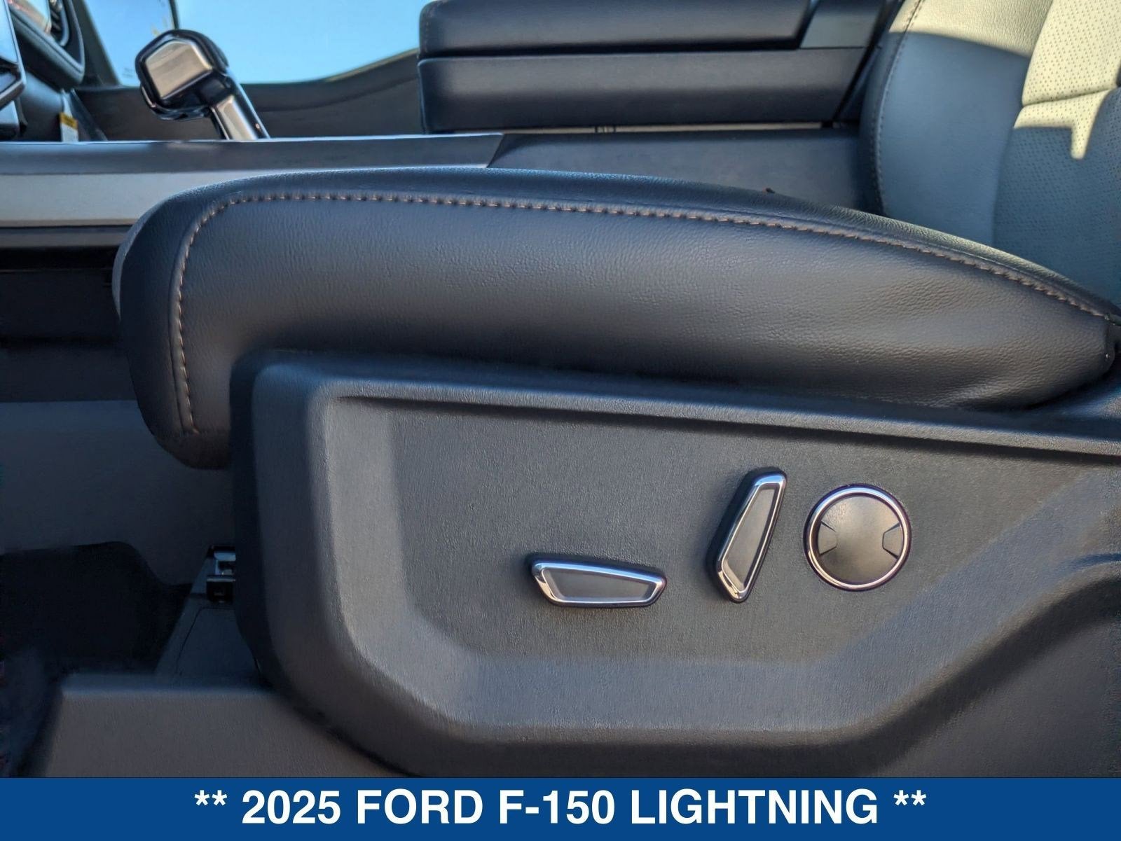 2025 Ford F-150 Lightning Lariat