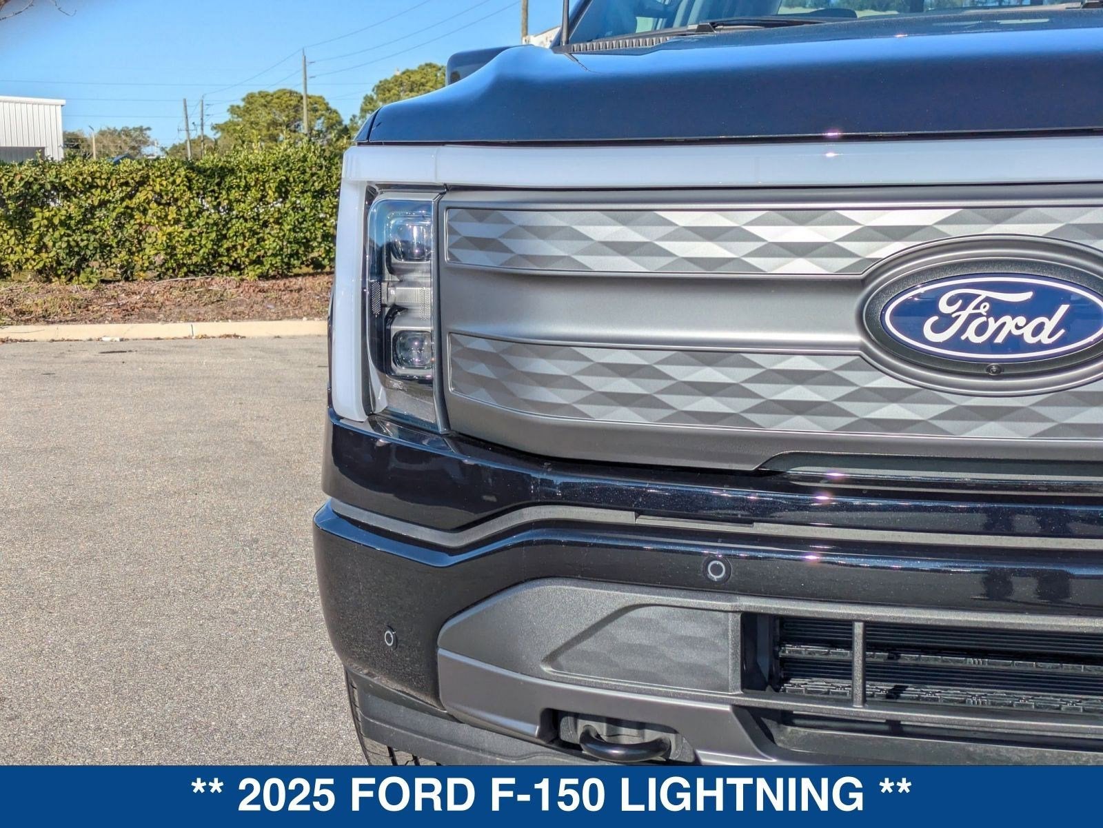 2025 Ford F-150 Lightning Lariat