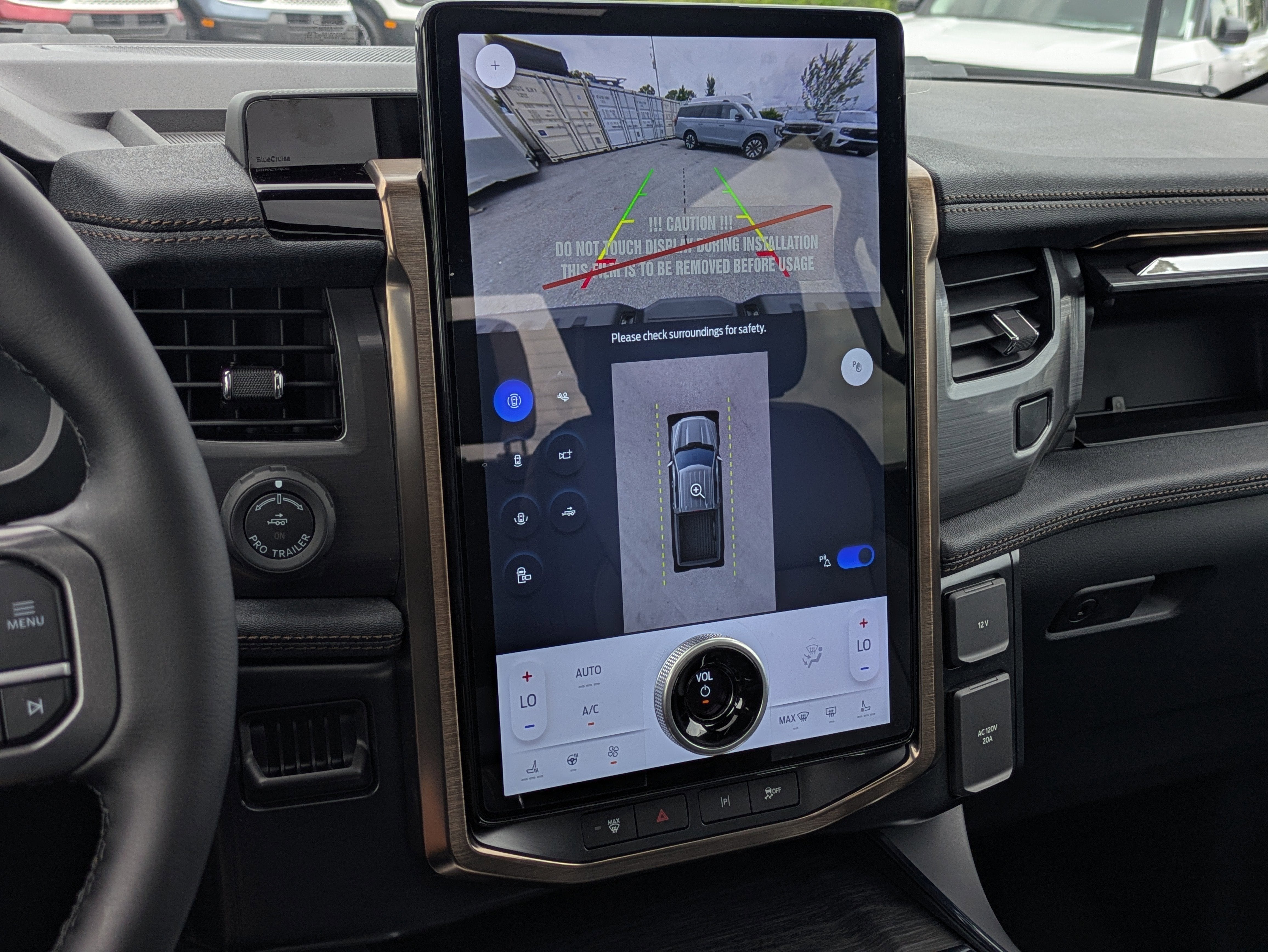 2025 Ford F-150 Lightning Lariat