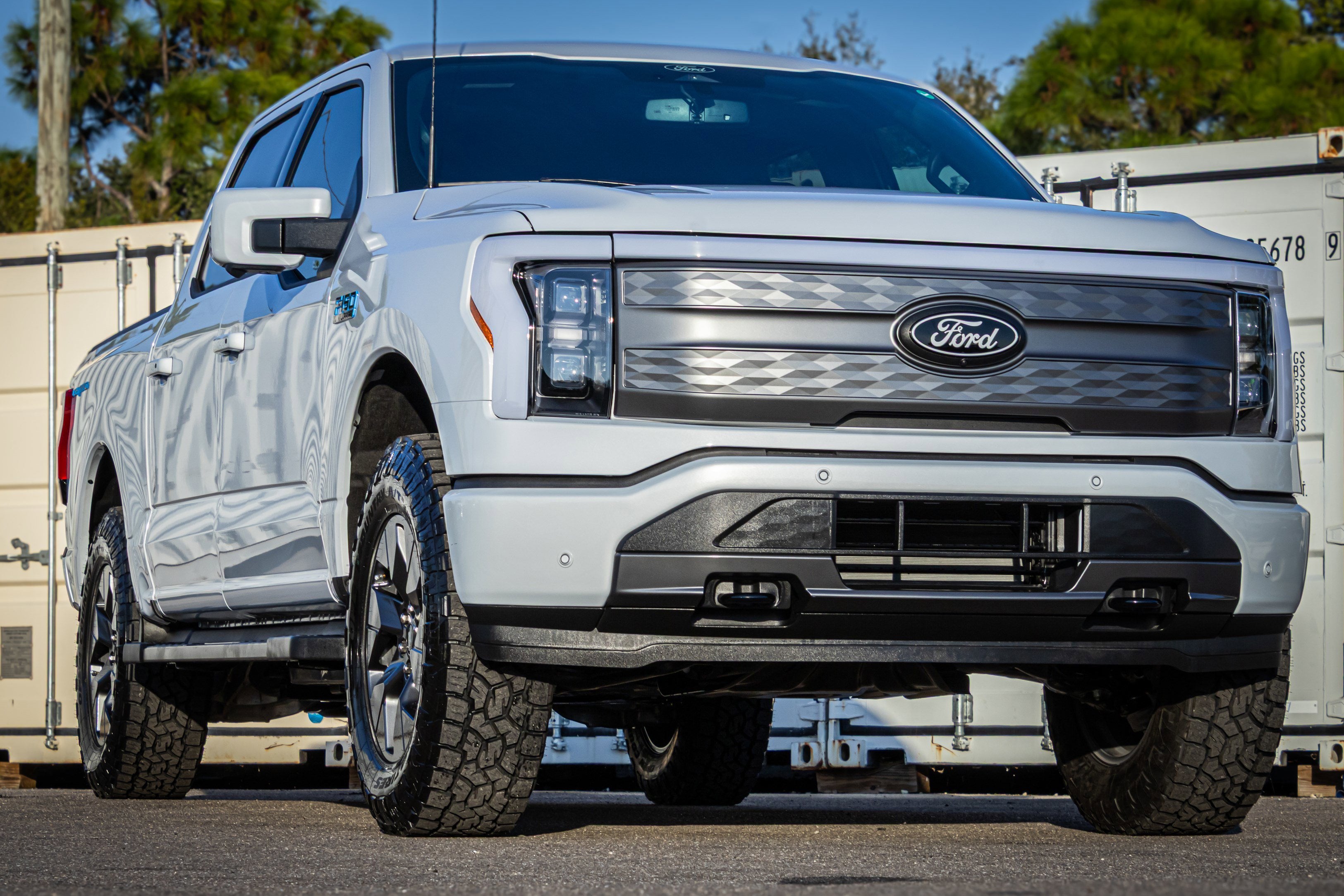 2025 Ford F-150 Lightning Lariat