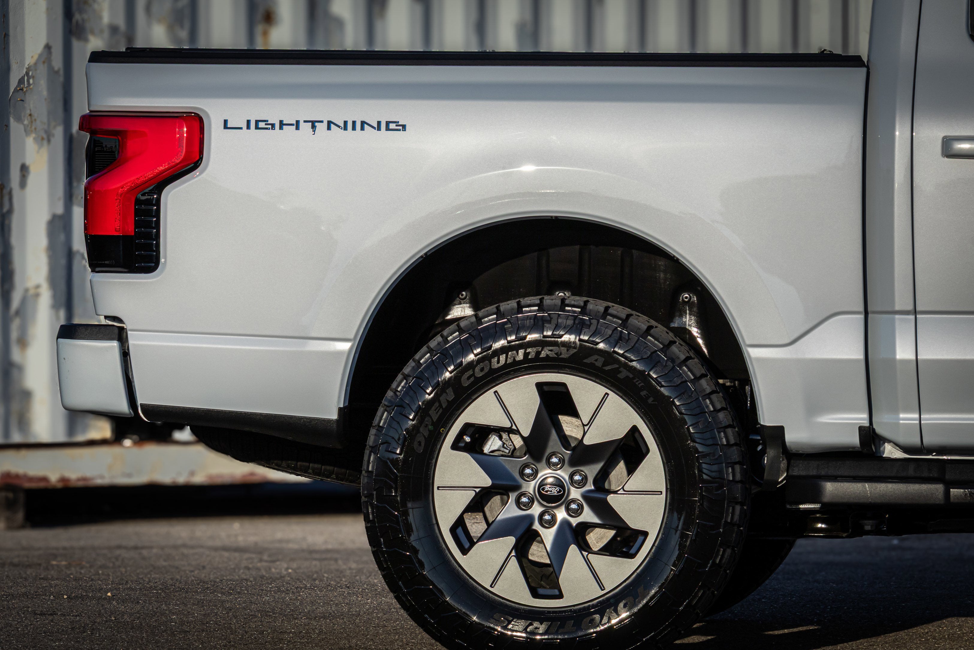 2025 Ford F-150 Lightning Lariat