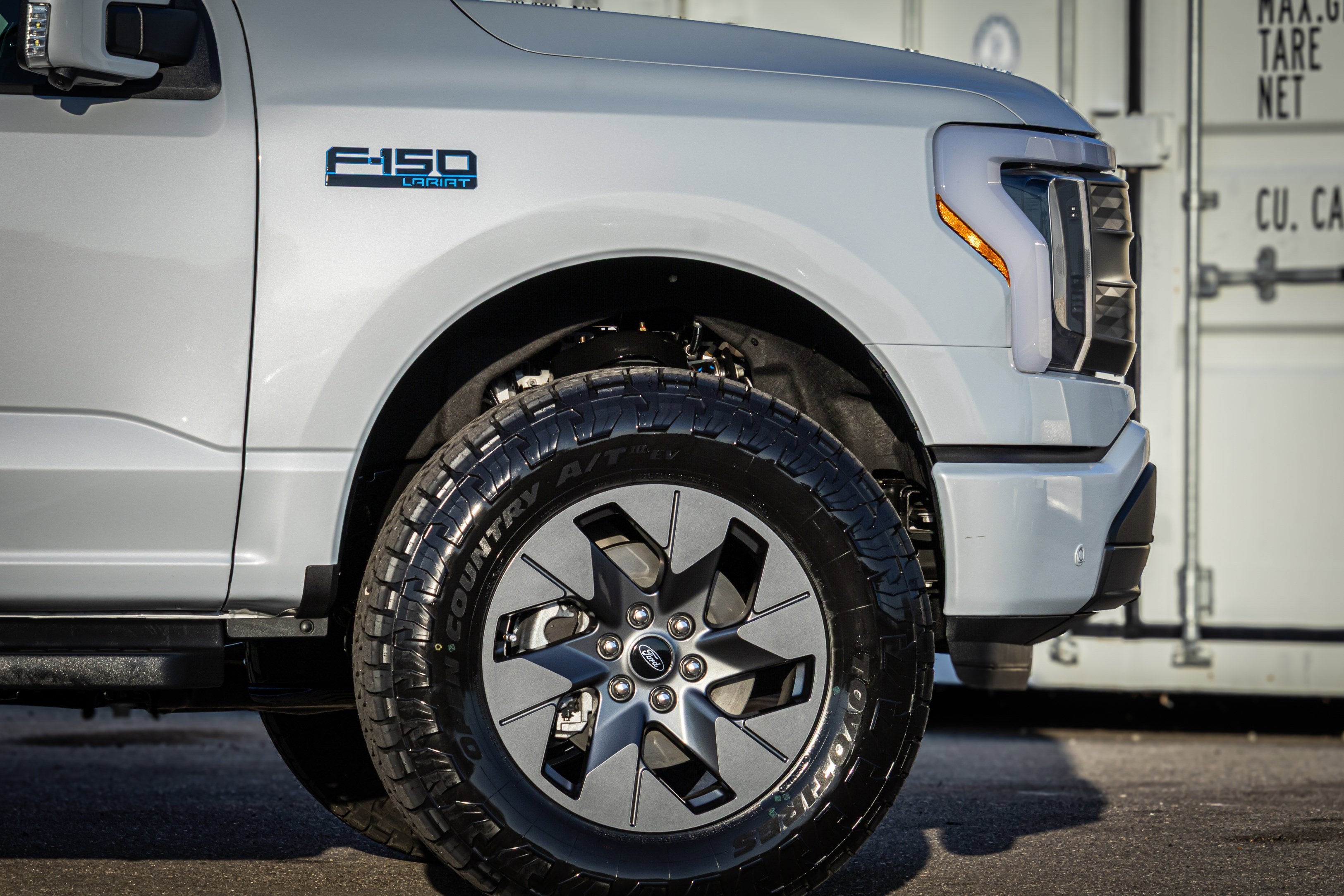 2025 Ford F-150 Lightning Lariat