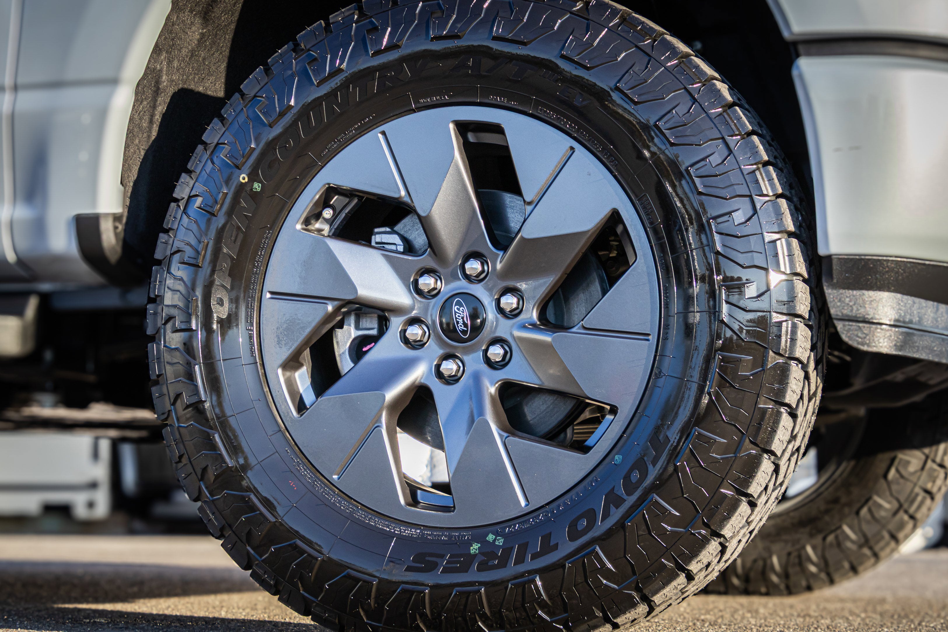 2025 Ford F-150 Lightning Lariat