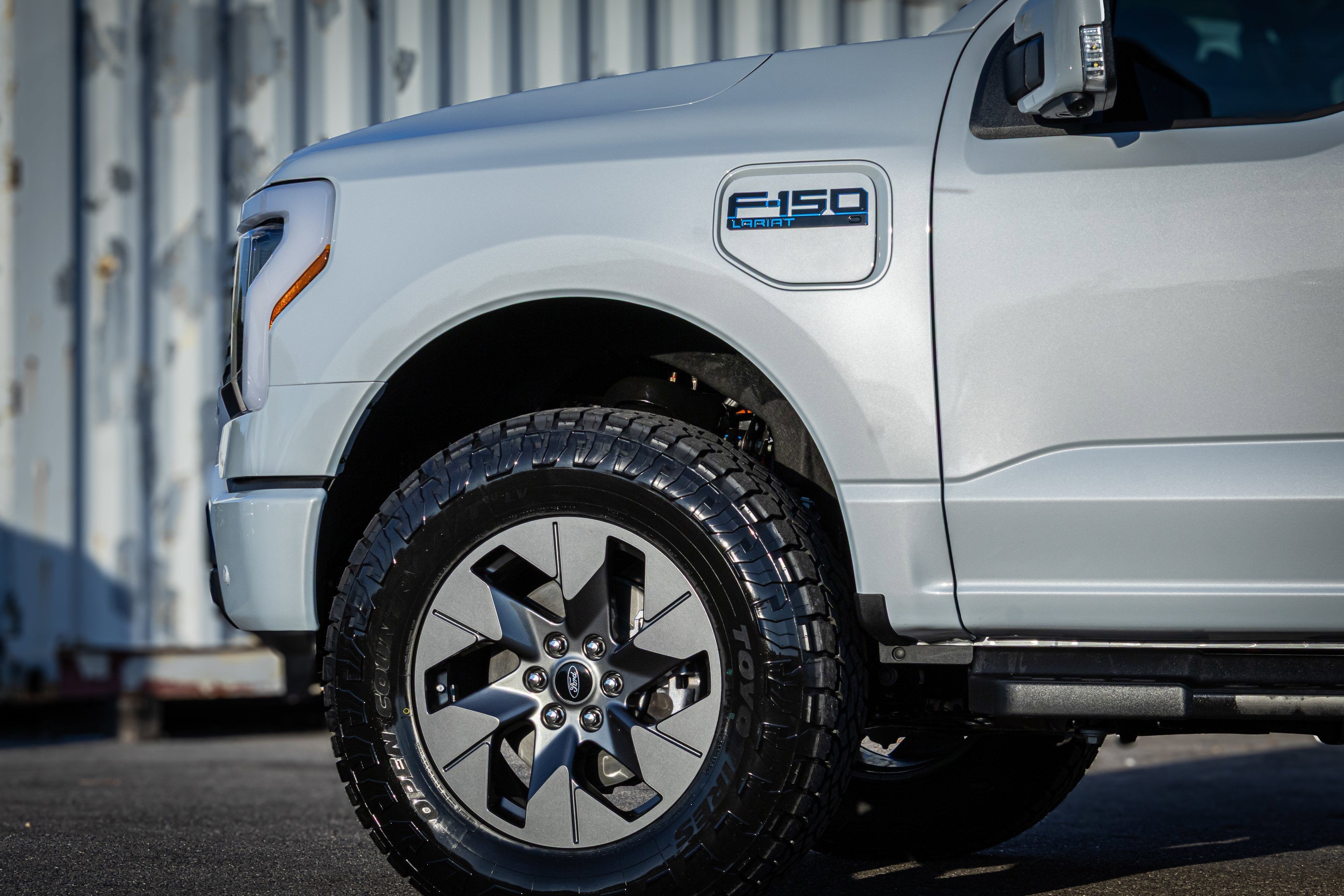 2025 Ford F-150 Lightning Lariat