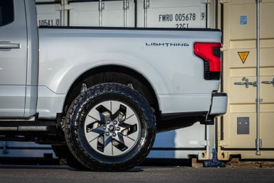 2025 Ford F-150 Lightning Lariat