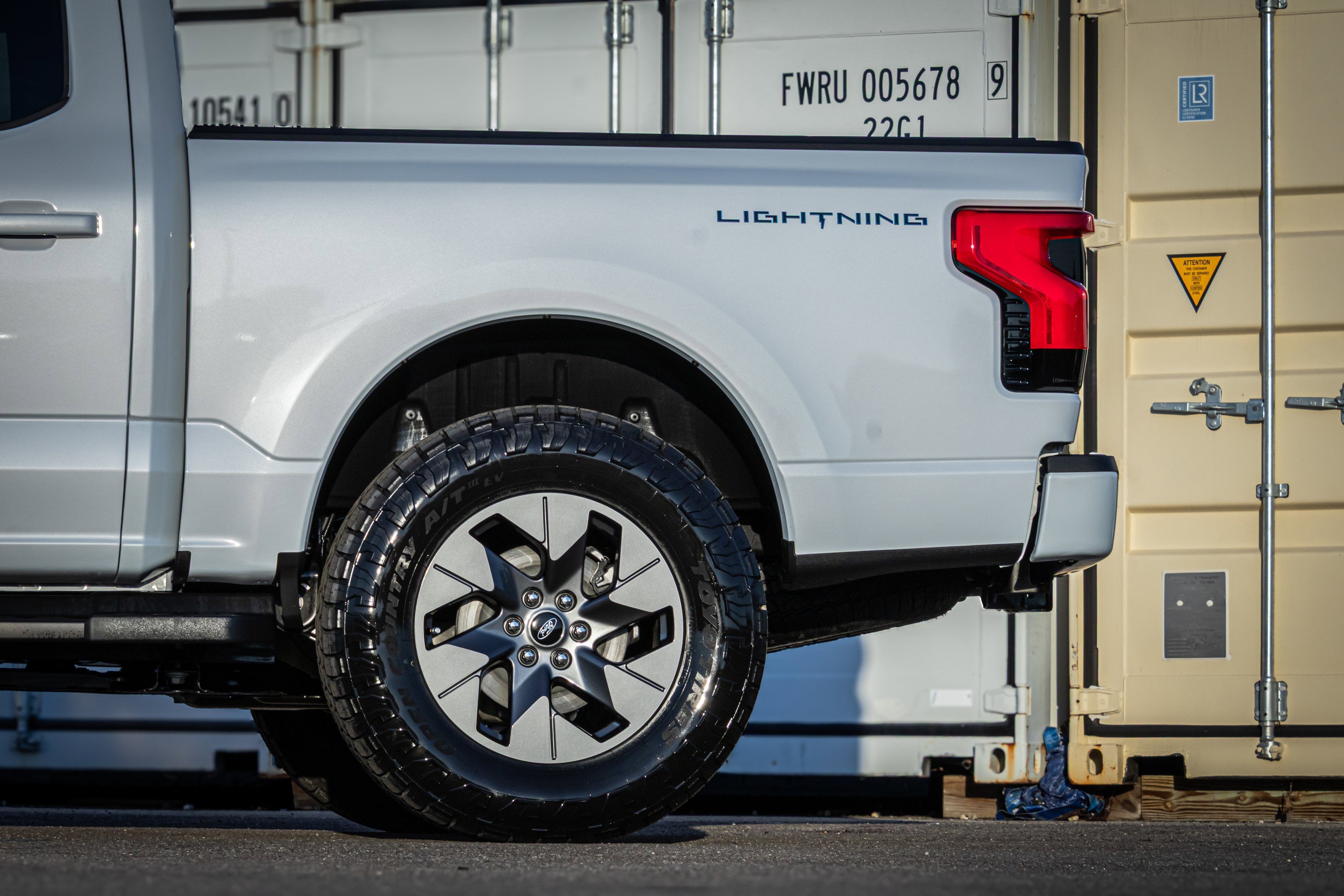 2025 Ford F-150 Lightning Lariat