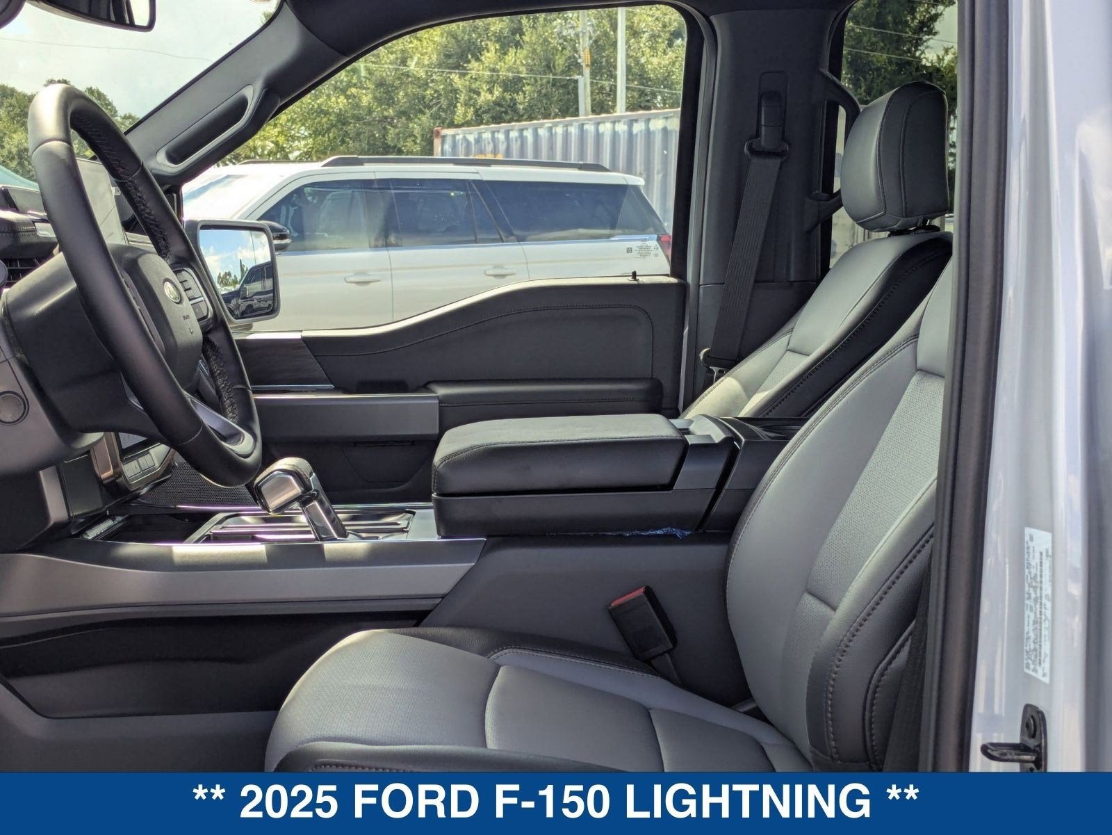 2025 Ford F-150 Lightning Lariat