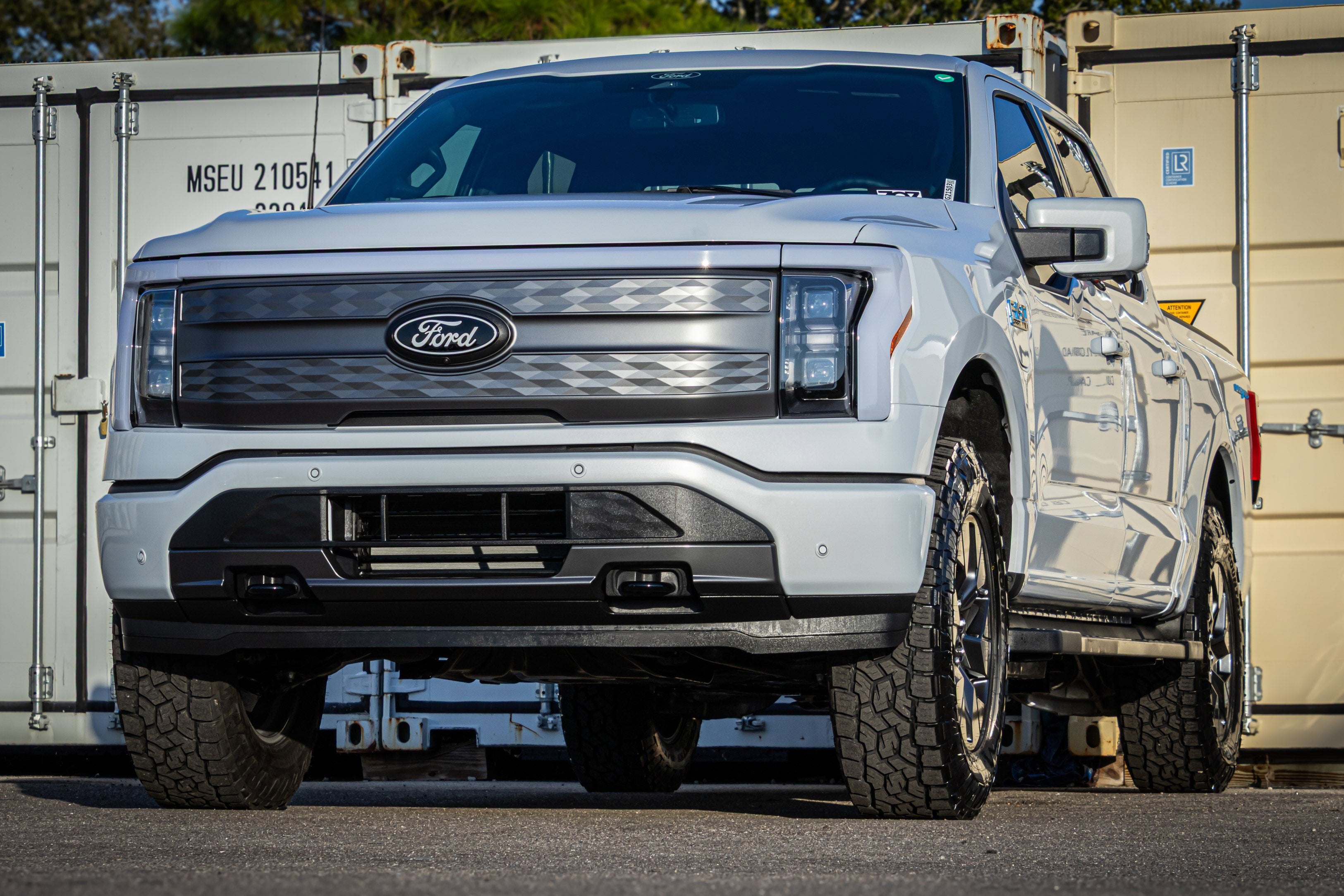 2025 Ford F-150 Lightning Lariat