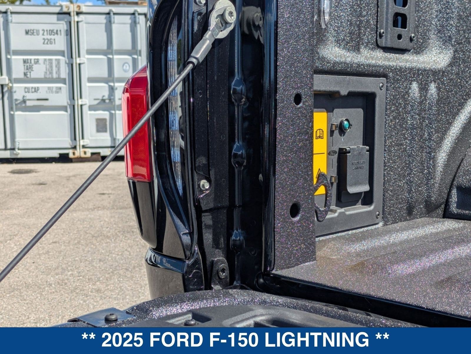 2025 Ford F-150 Lightning Lariat