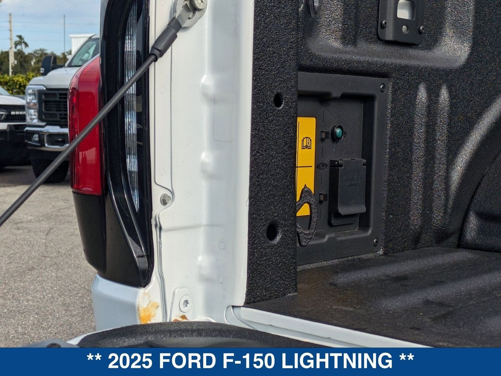2025 Ford F-150 Lightning Lariat