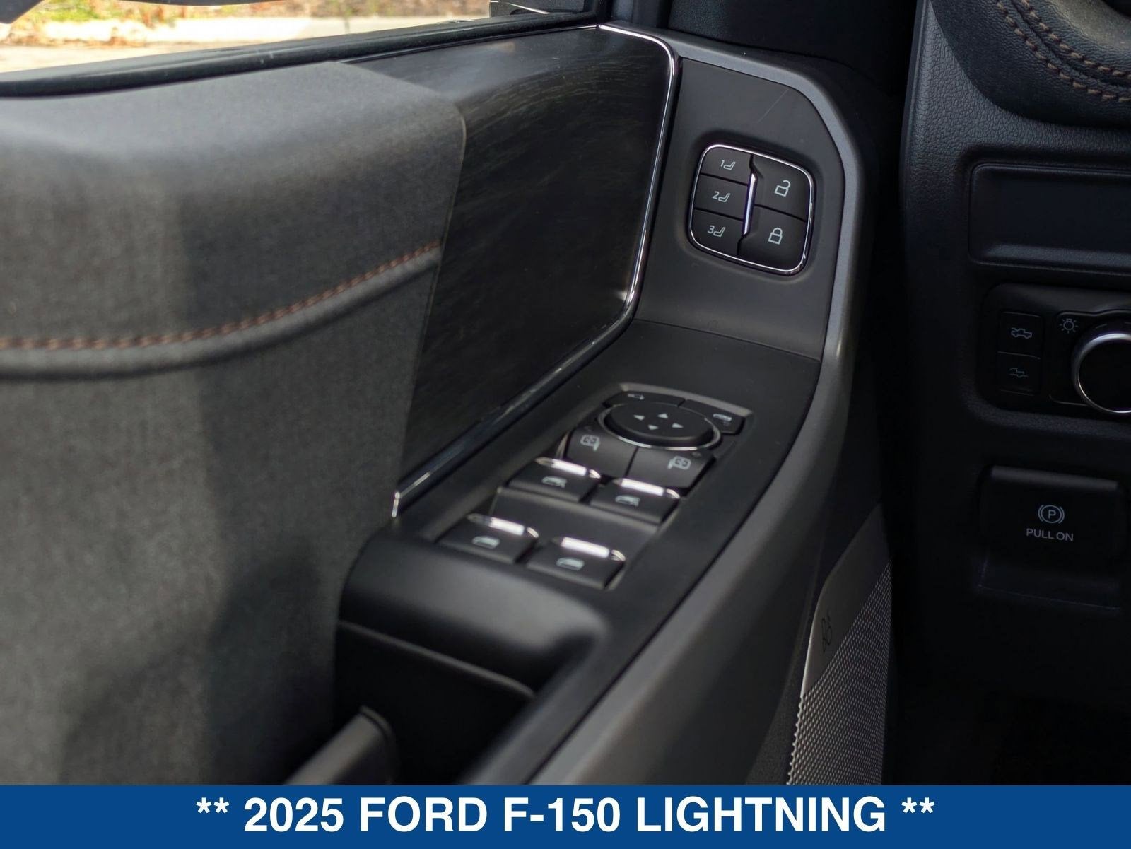2025 Ford F-150 Lightning Lariat