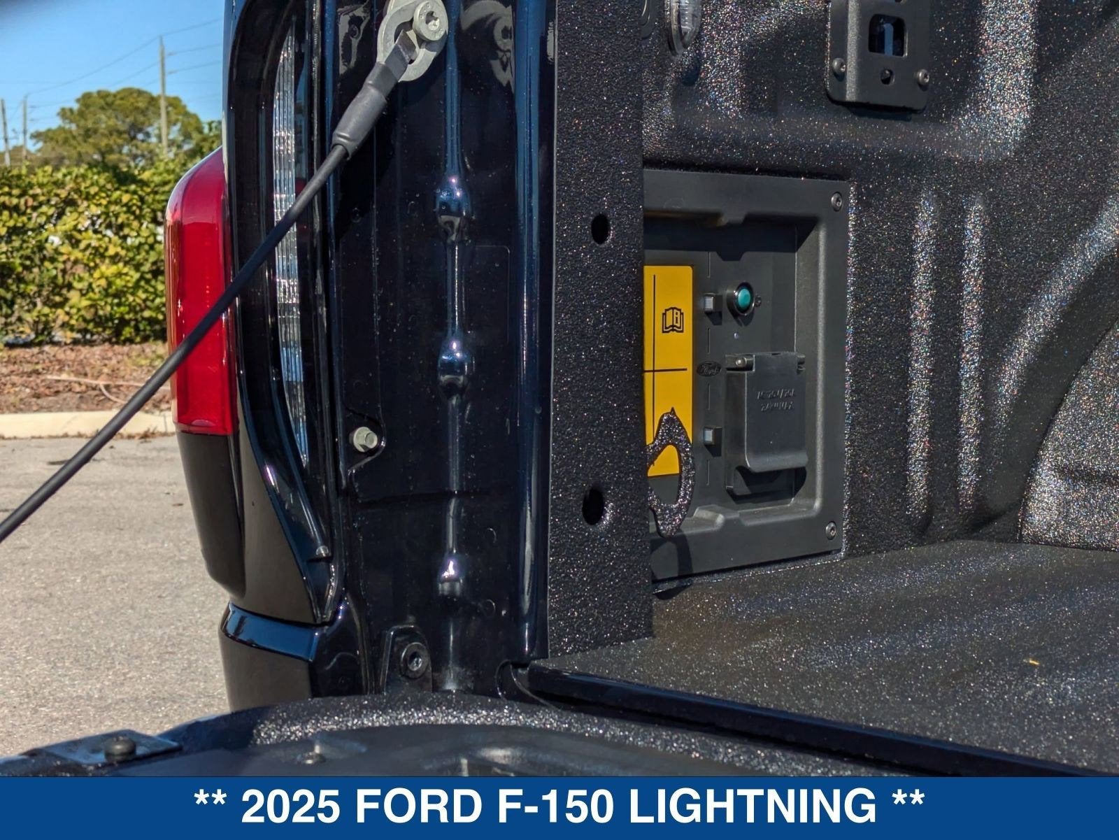 2025 Ford F-150 Lightning Lariat