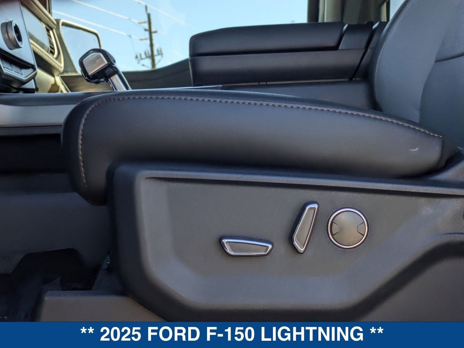 2025 Ford F-150 Lightning Lariat