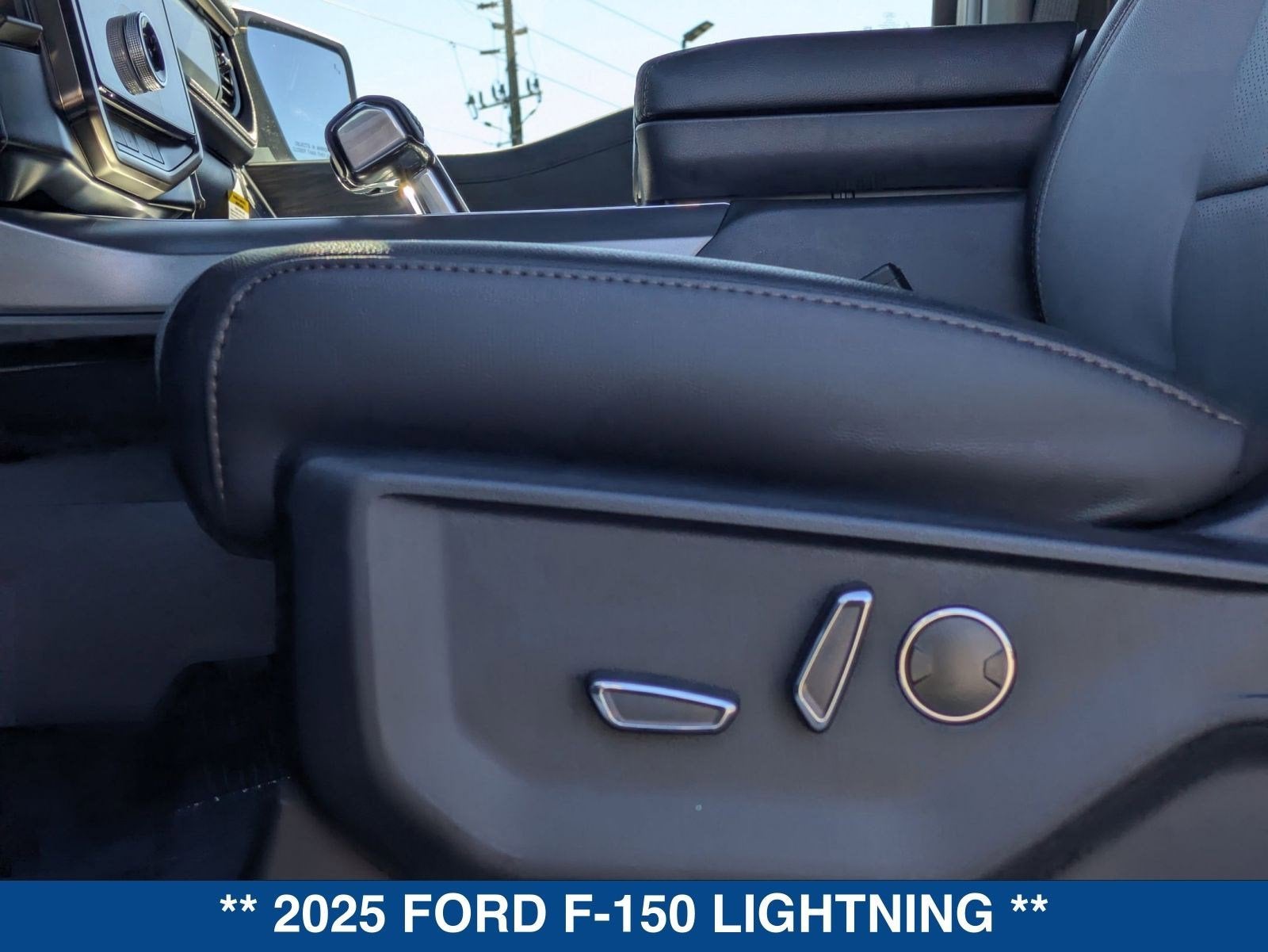 2025 Ford F-150 Lightning Lariat