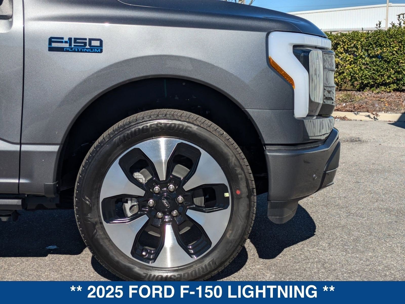 2025 Ford F-150 Lightning Platinum
