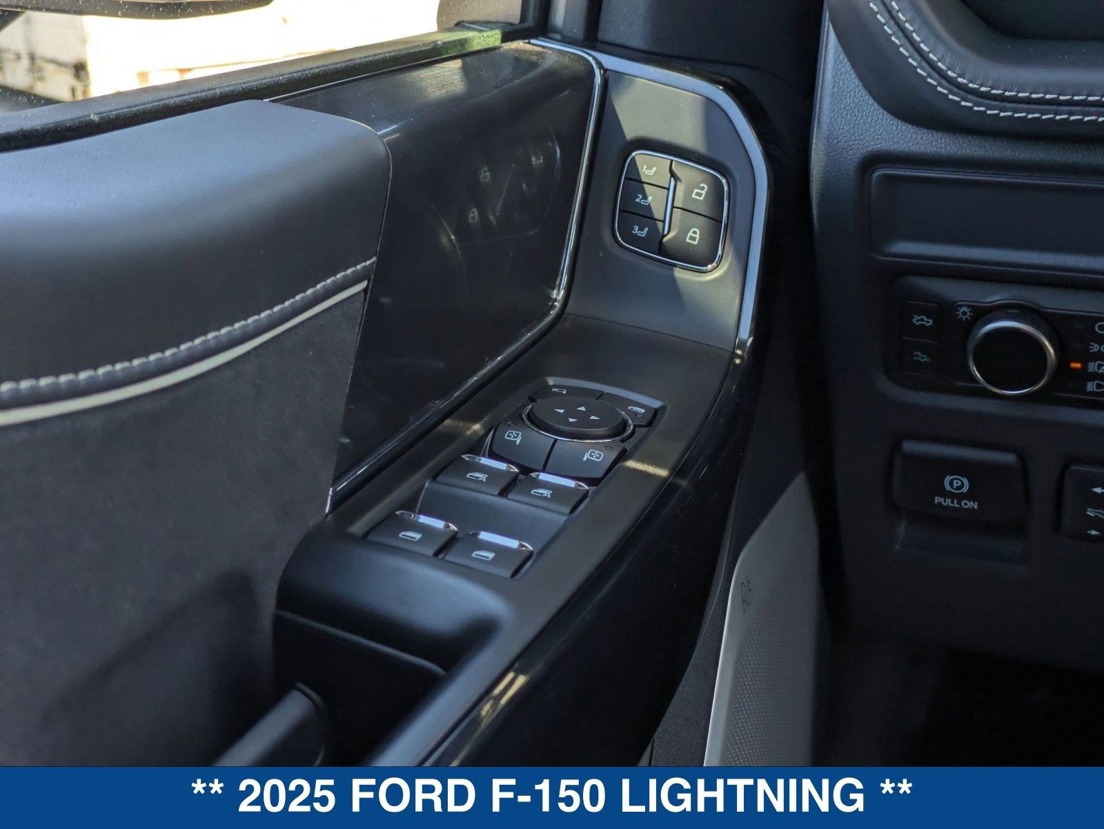 2025 Ford F-150 Lightning Platinum