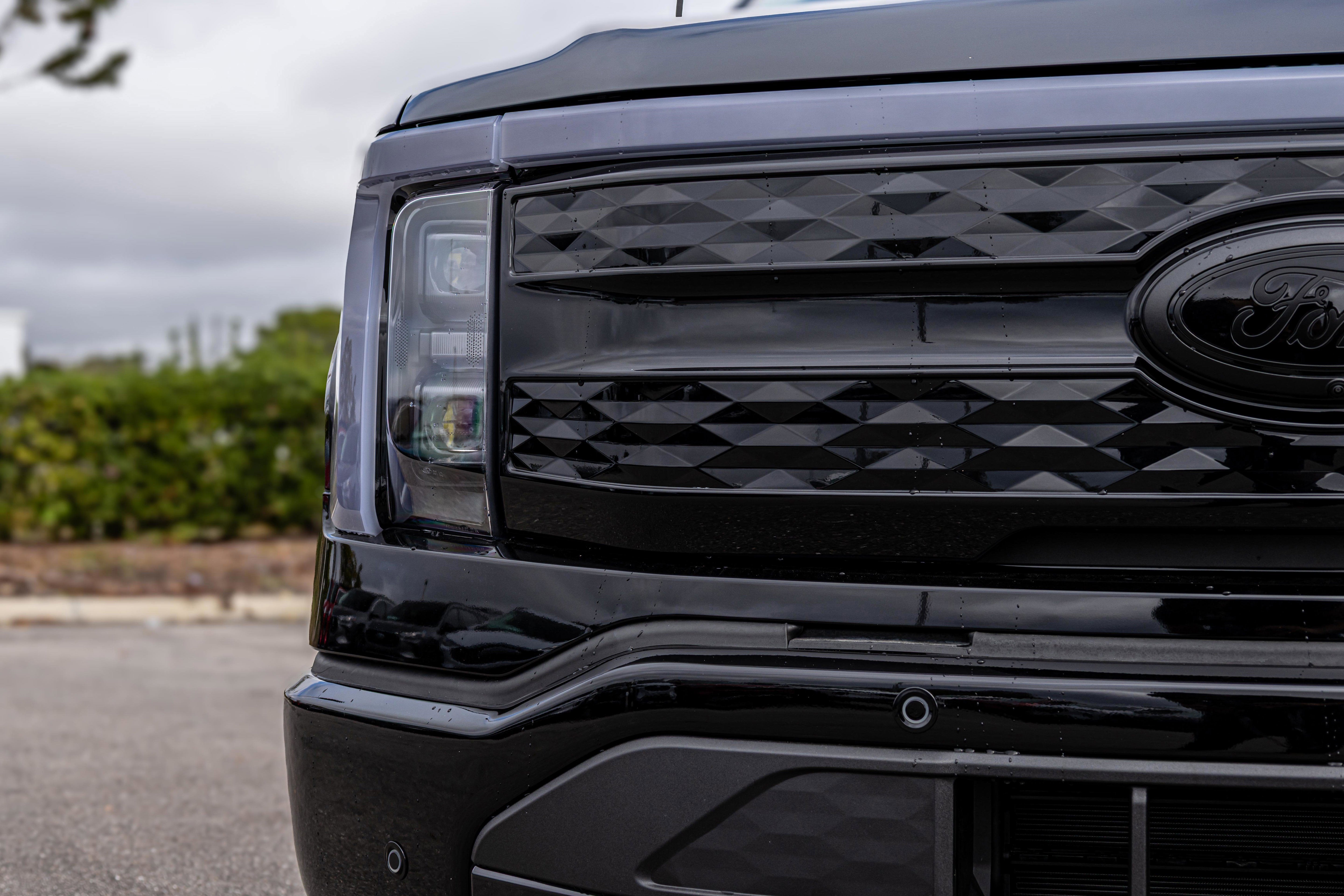 2025 Ford F-150 Lightning Platinum