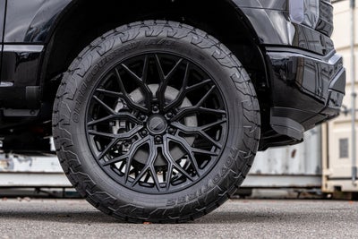 2025 Ford F-150 Lightning Platinum