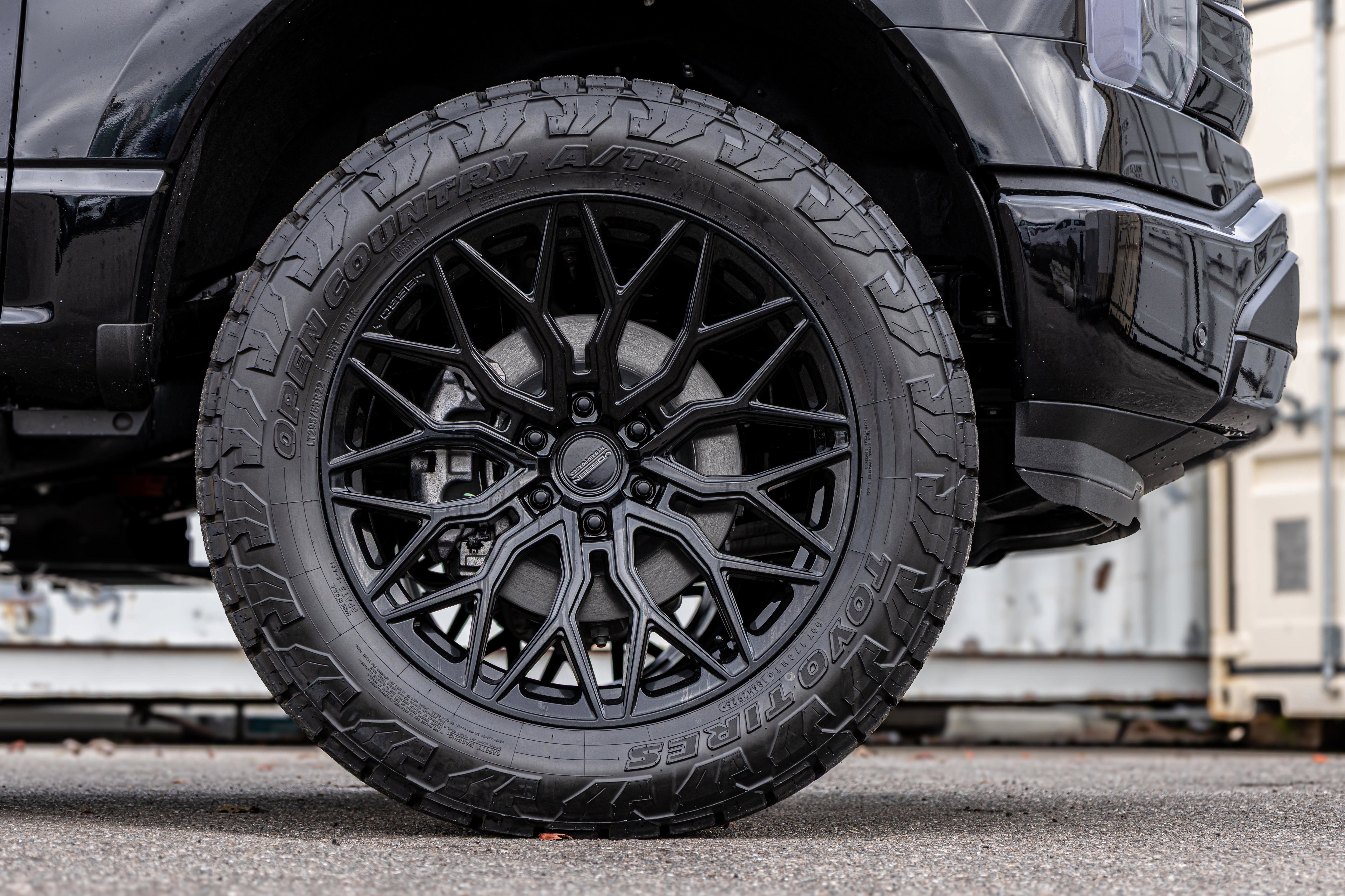 2025 Ford F-150 Lightning Platinum