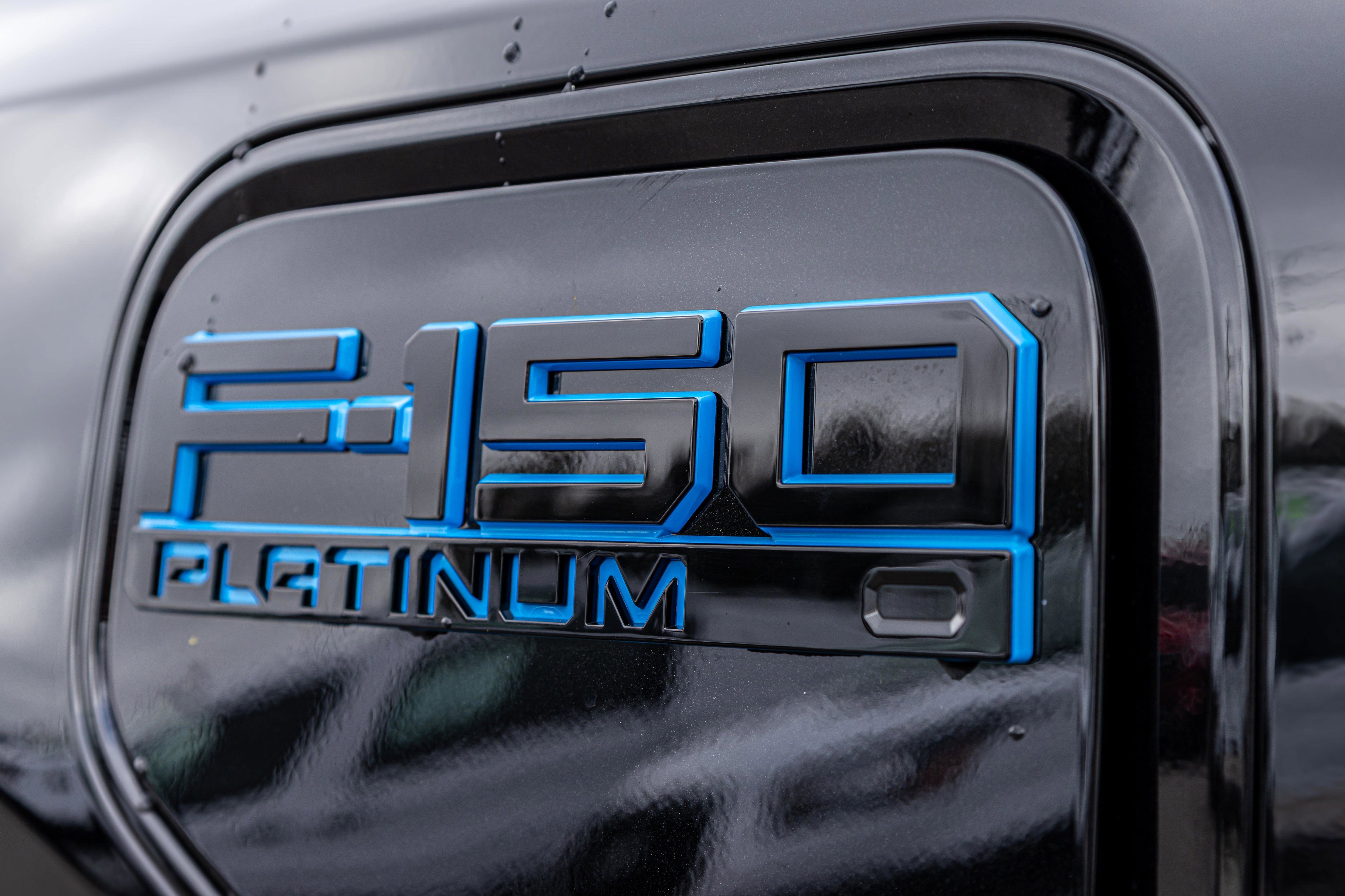2025 Ford F-150 Lightning Platinum