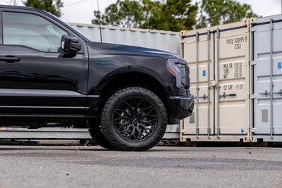 2025 Ford F-150 Lightning Platinum