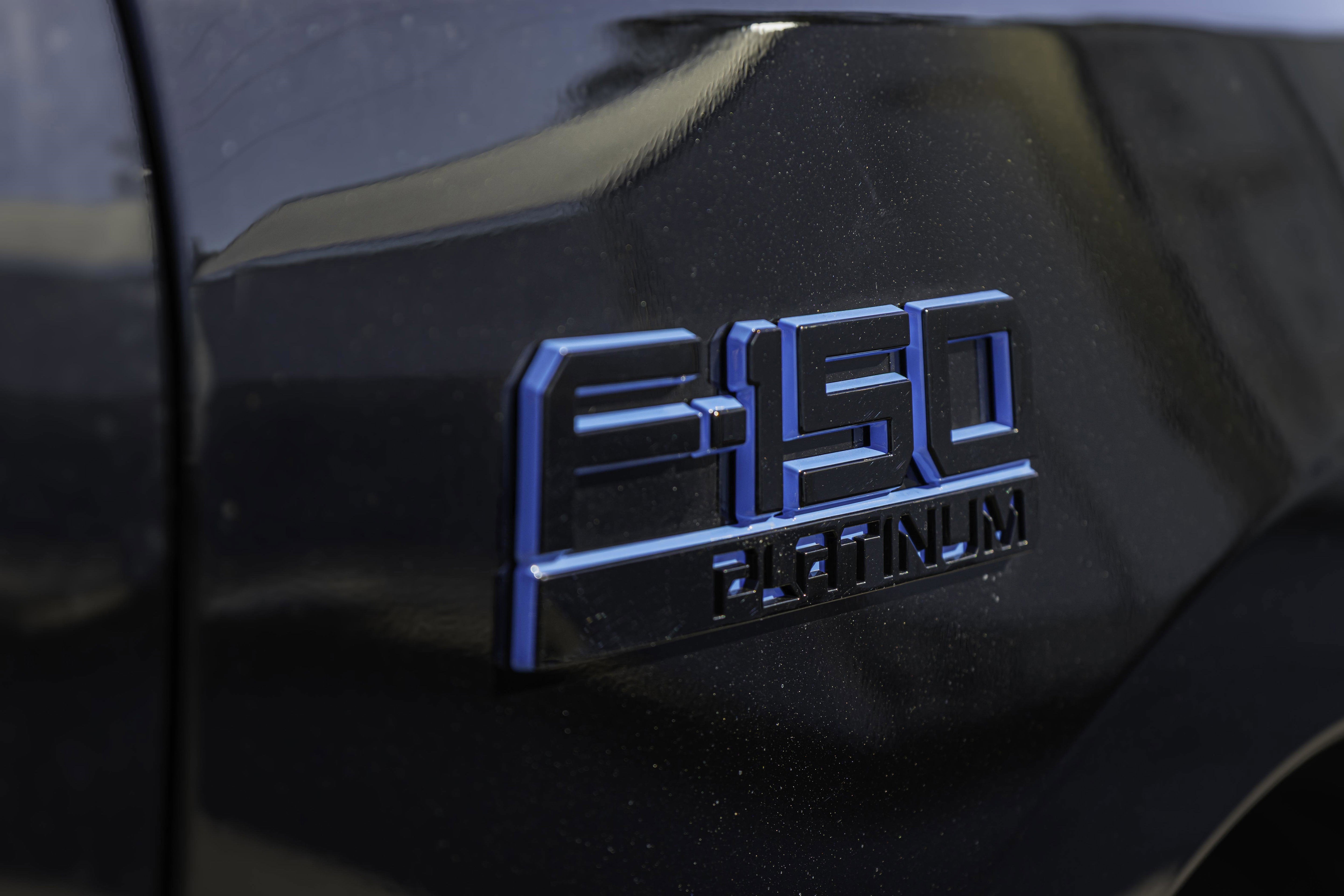 2025 Ford F-150 Lightning Platinum