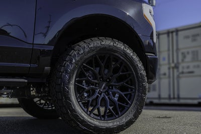 2025 Ford F-150 Lightning Platinum