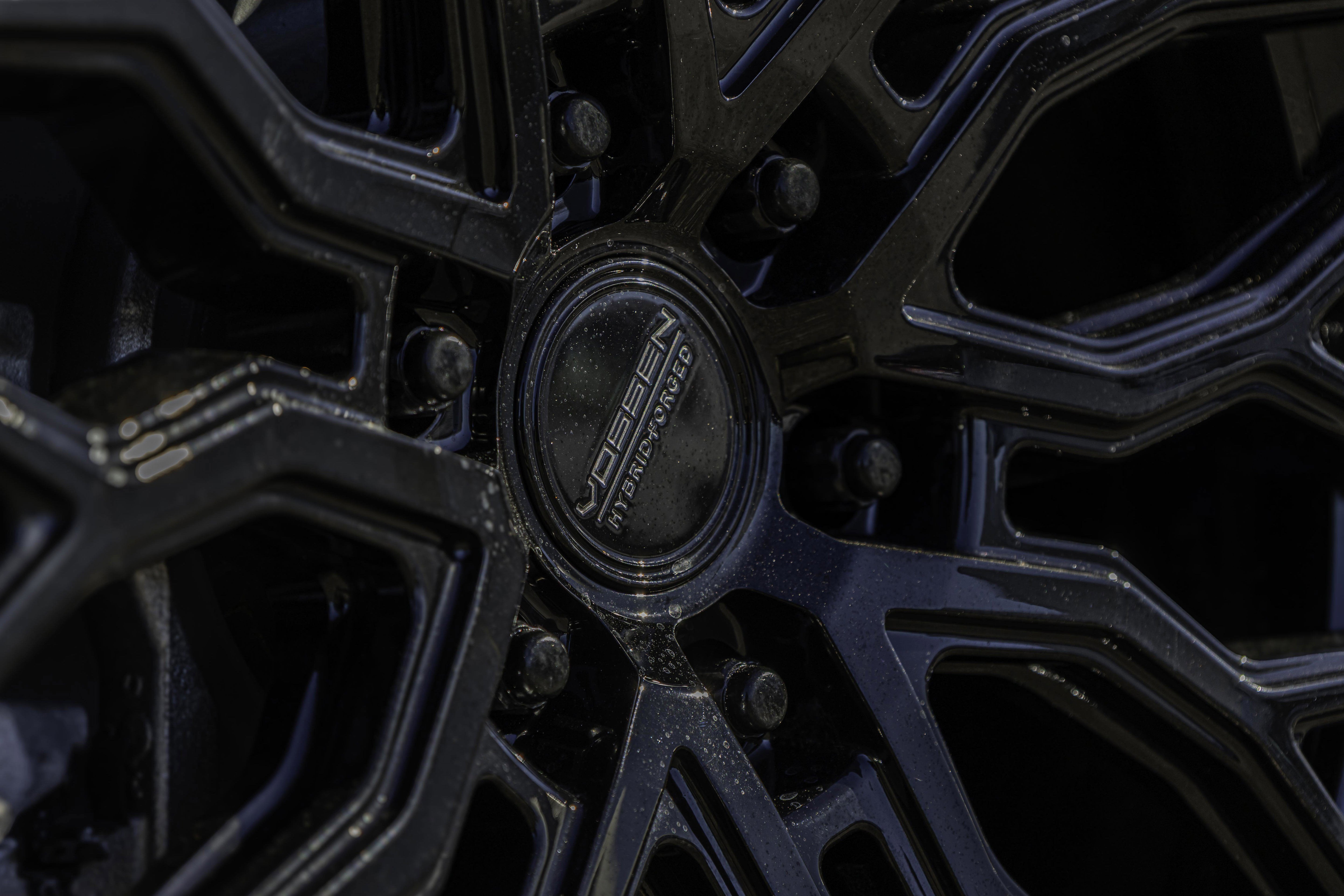 2025 Ford F-150 Lightning Platinum