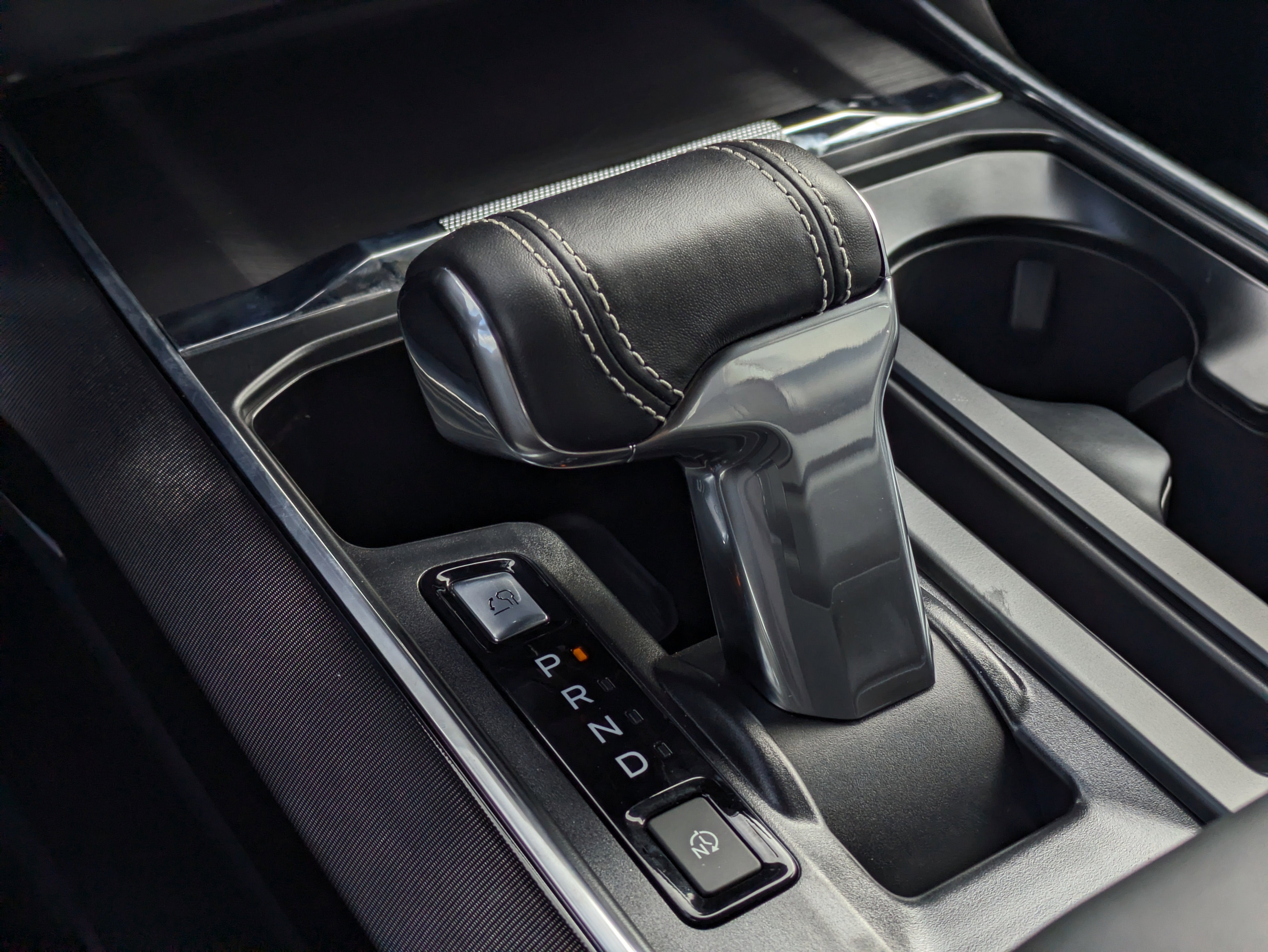 2025 Ford F-150 Lightning Platinum