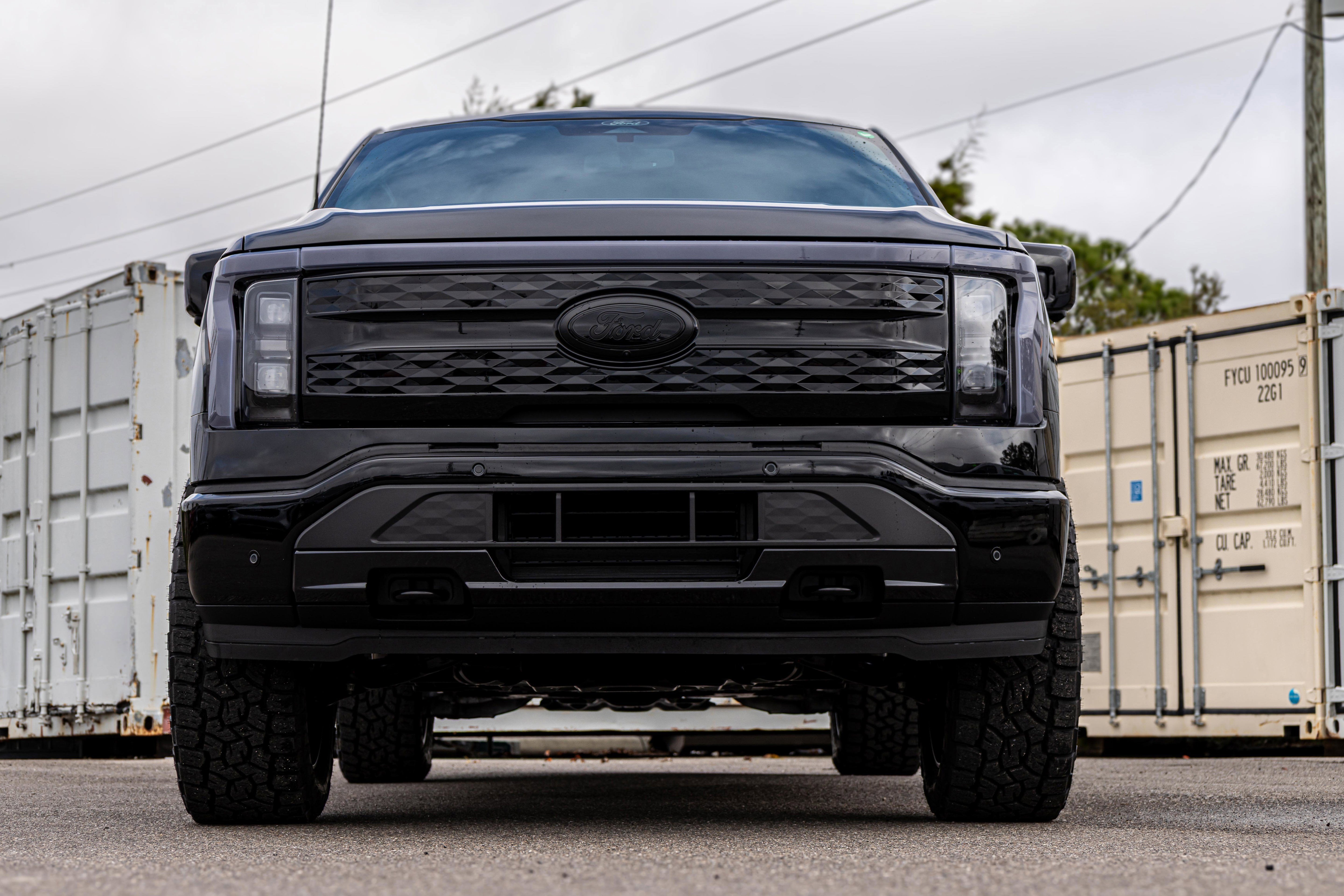 2025 Ford F-150 Lightning Platinum