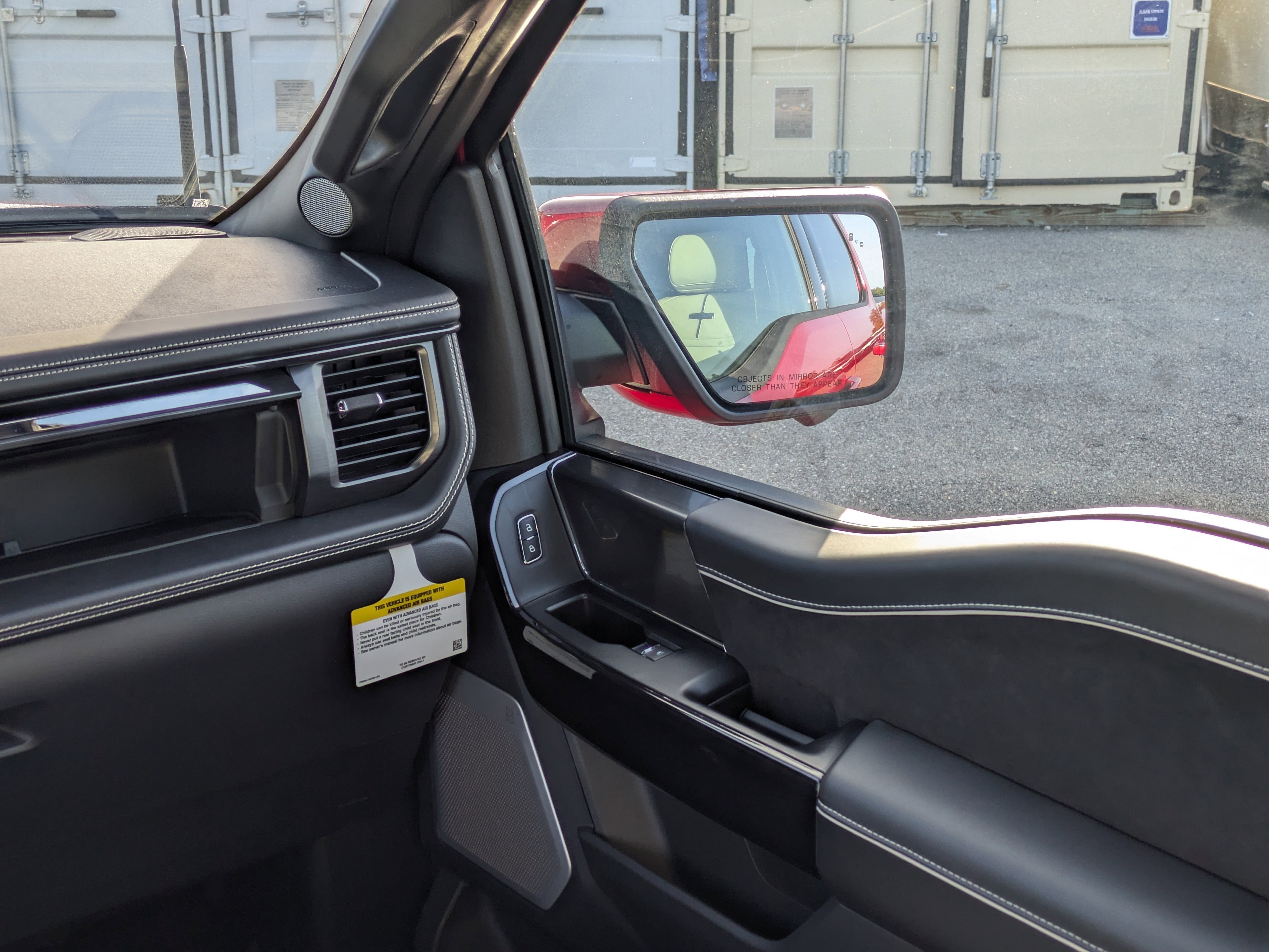 2025 Ford F-150 Lightning Platinum