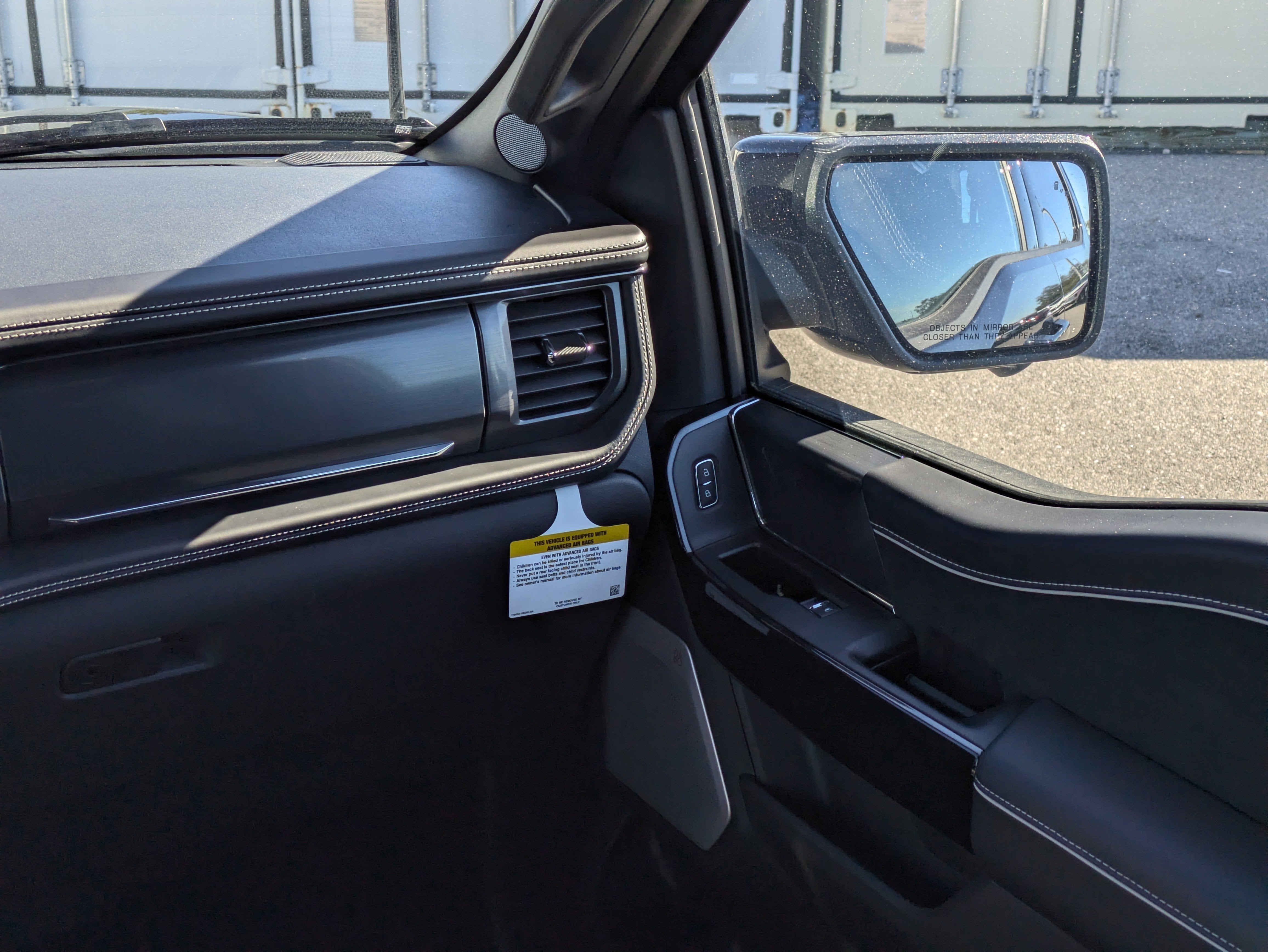 2025 Ford F-150 Lightning Platinum