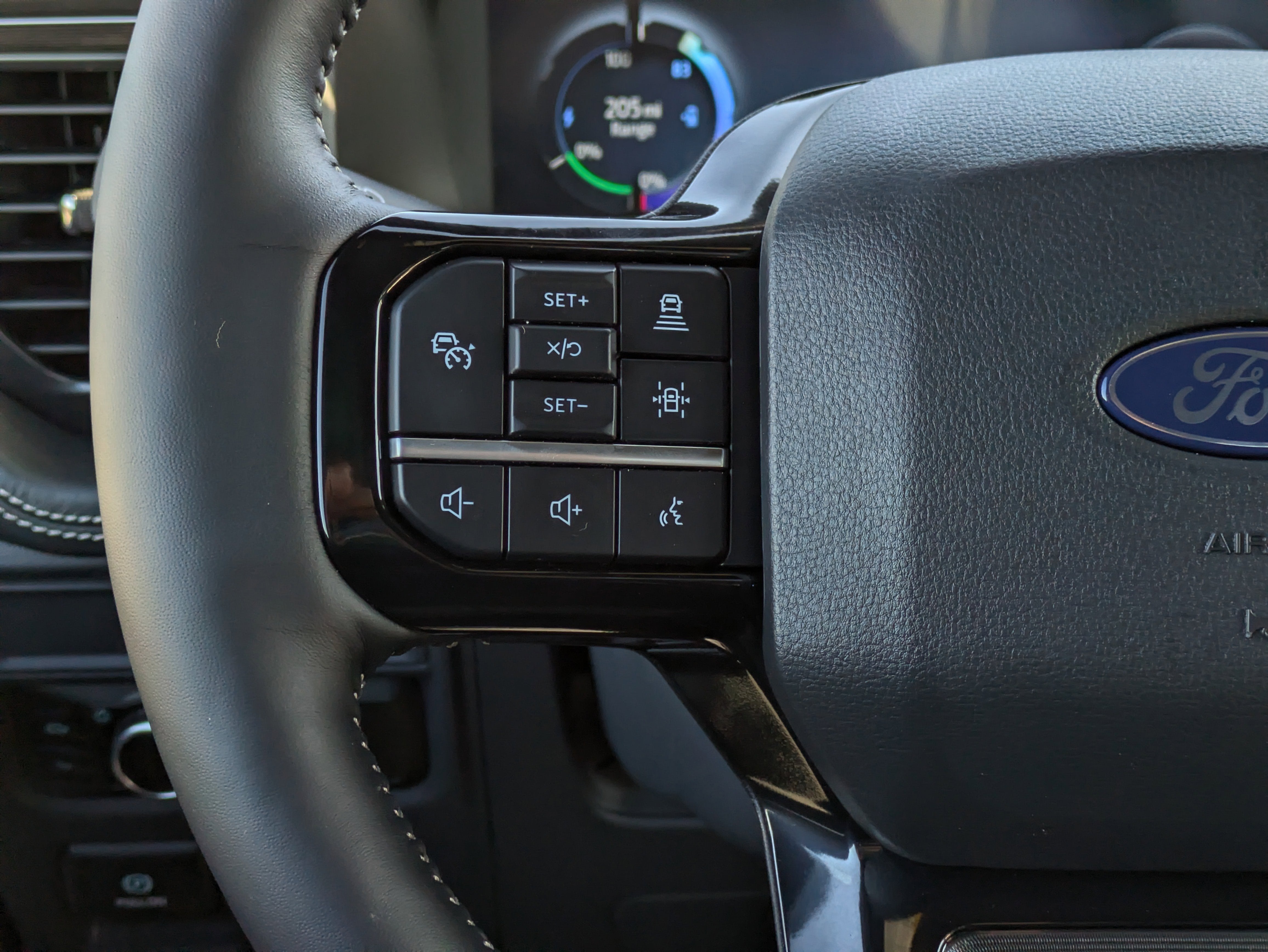 2025 Ford F-150 Lightning Platinum